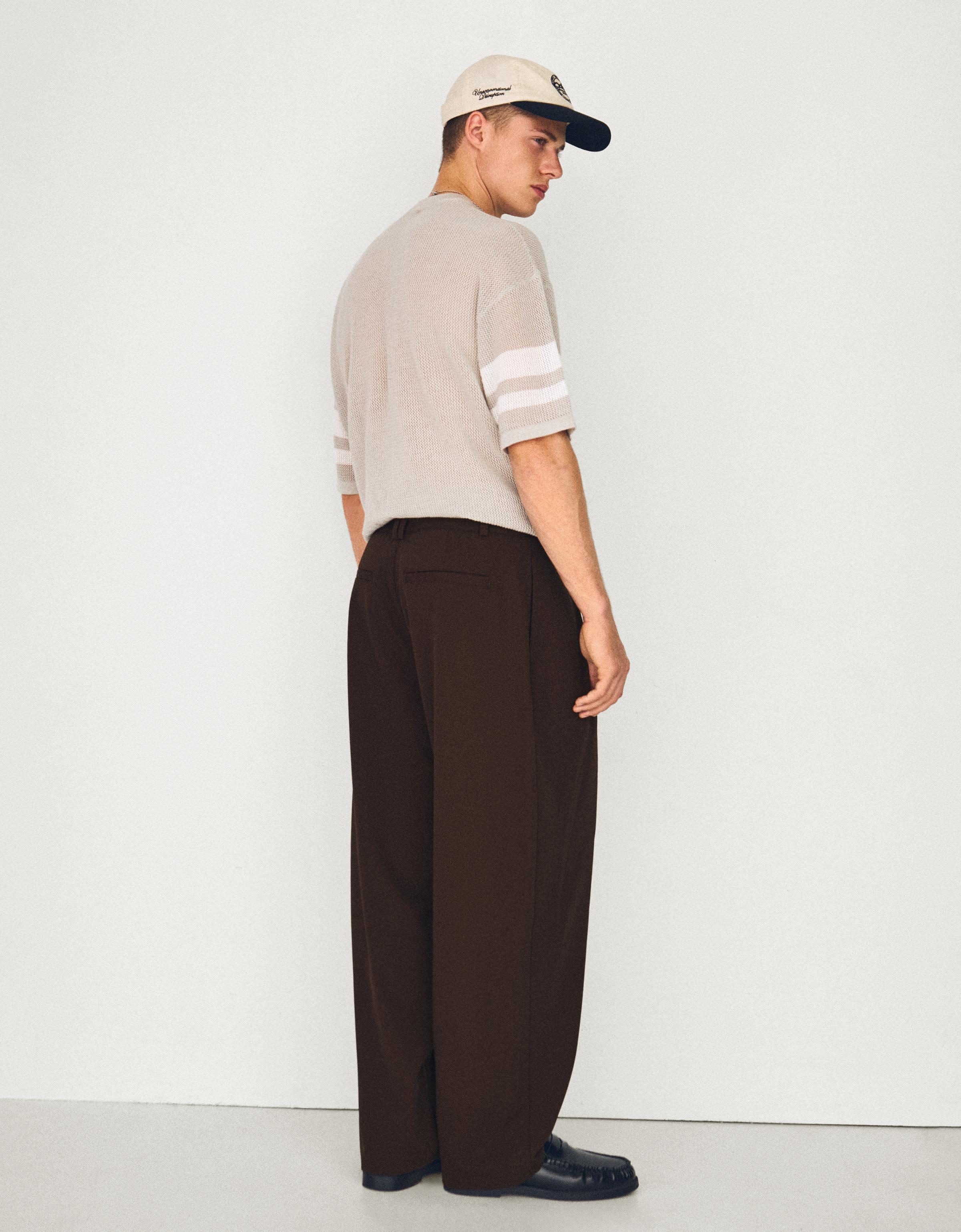 Pleated baggy trousers — Brown