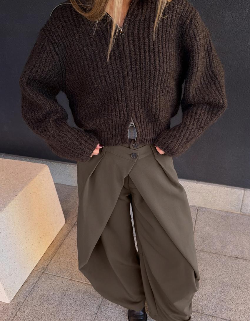 Barrel trousers with pleats-Sand