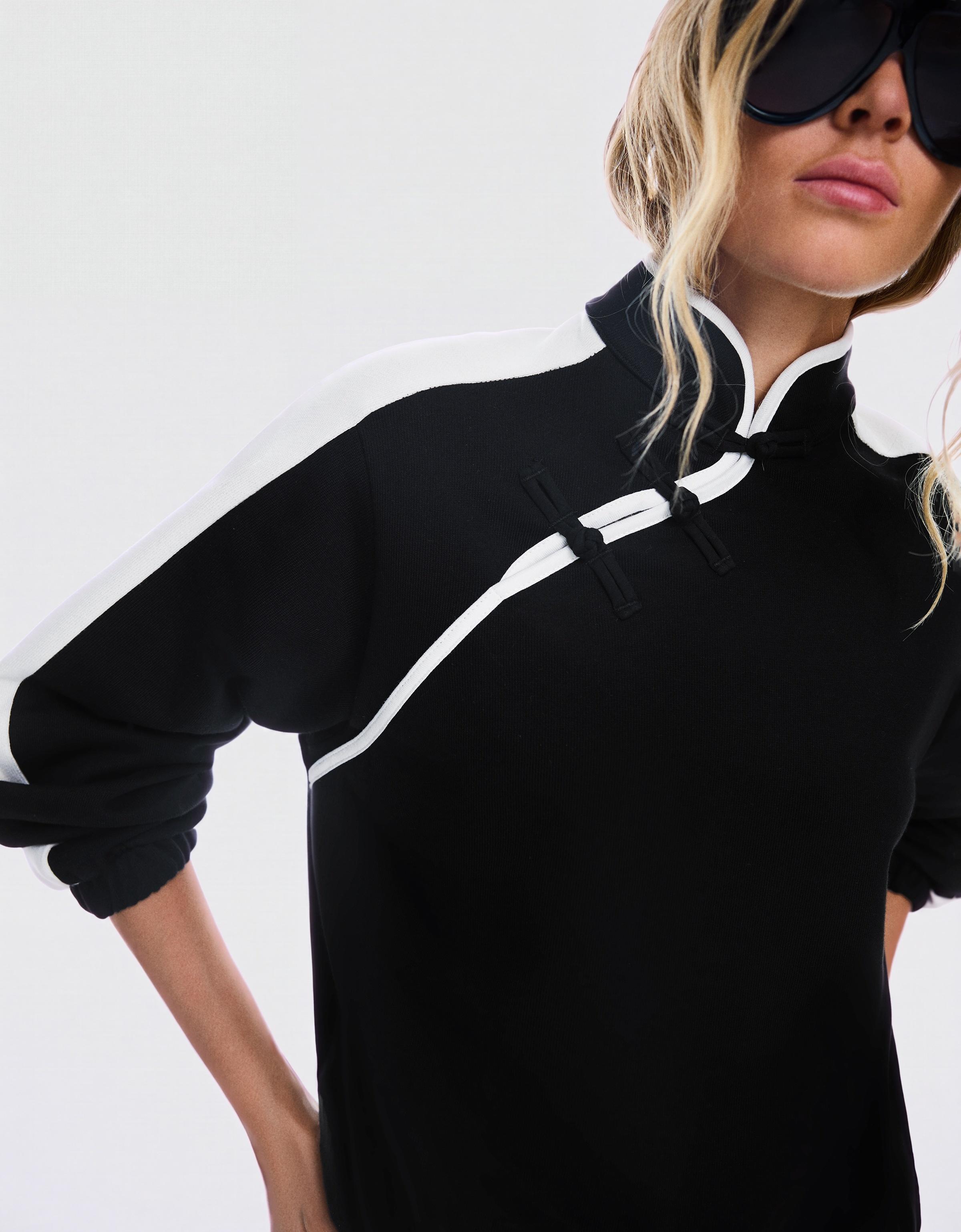 Long sleeve stand collar sweatshirt with clasps — Black