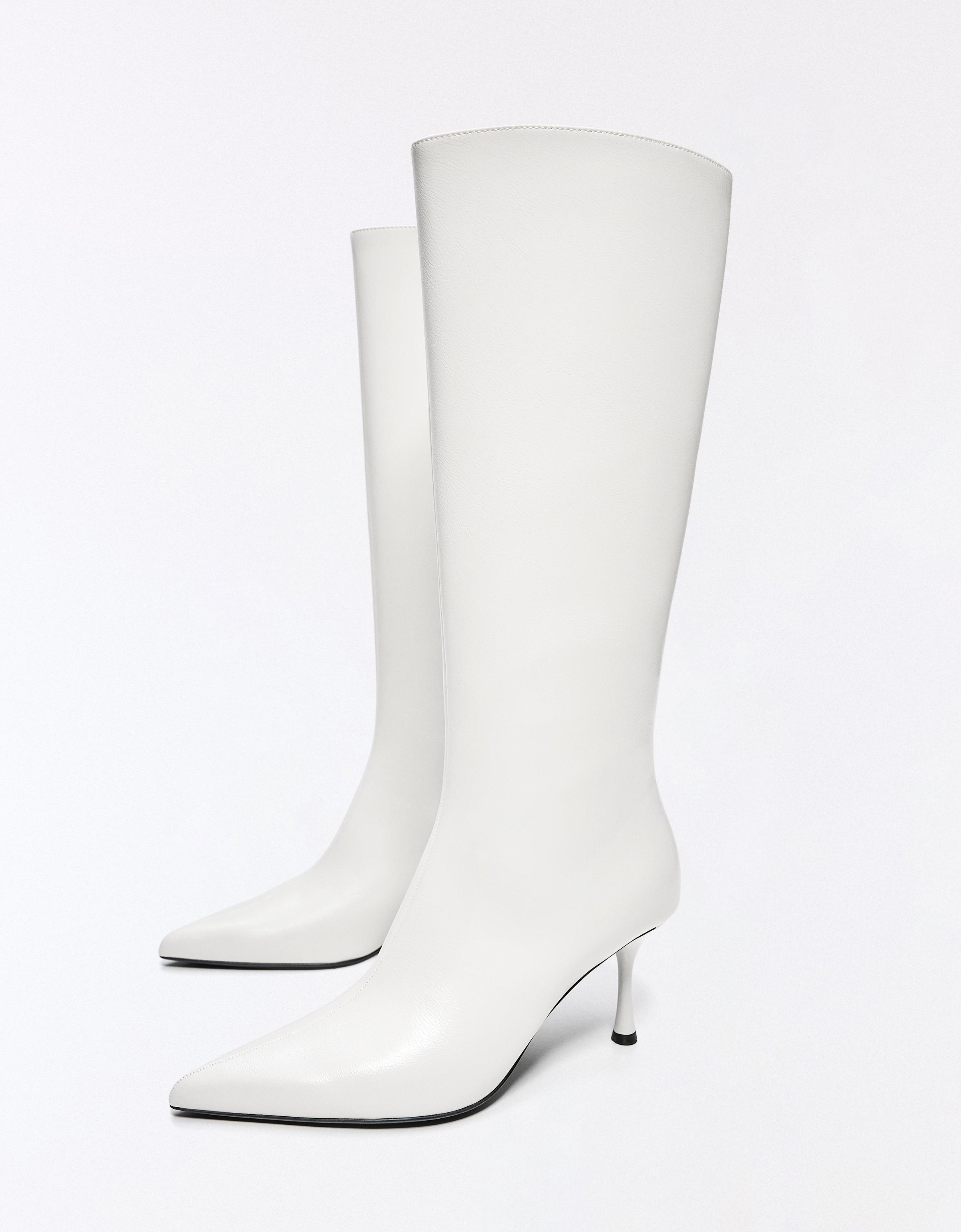 Kitten heel boots — WHITE