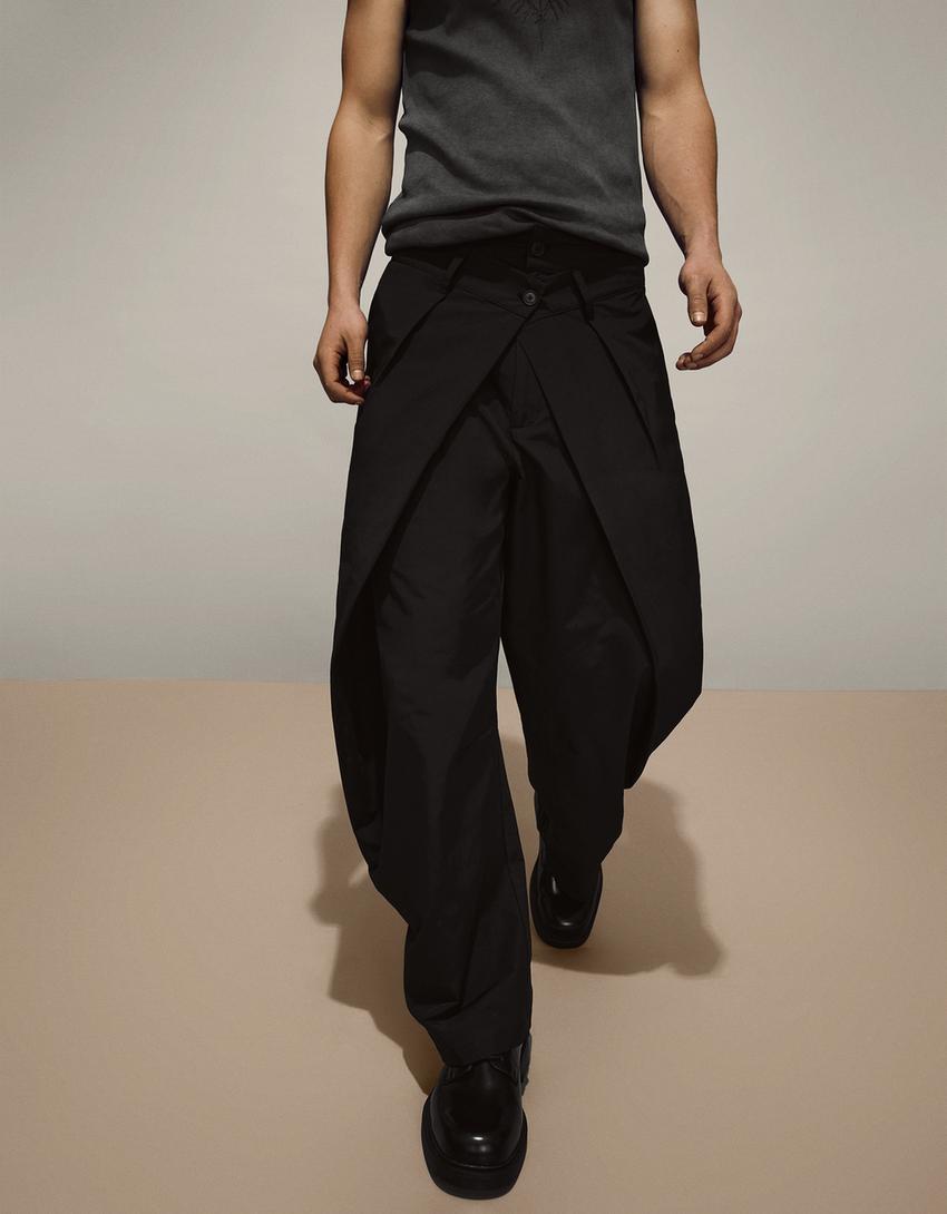 Calça super baggy cruzada-Preto