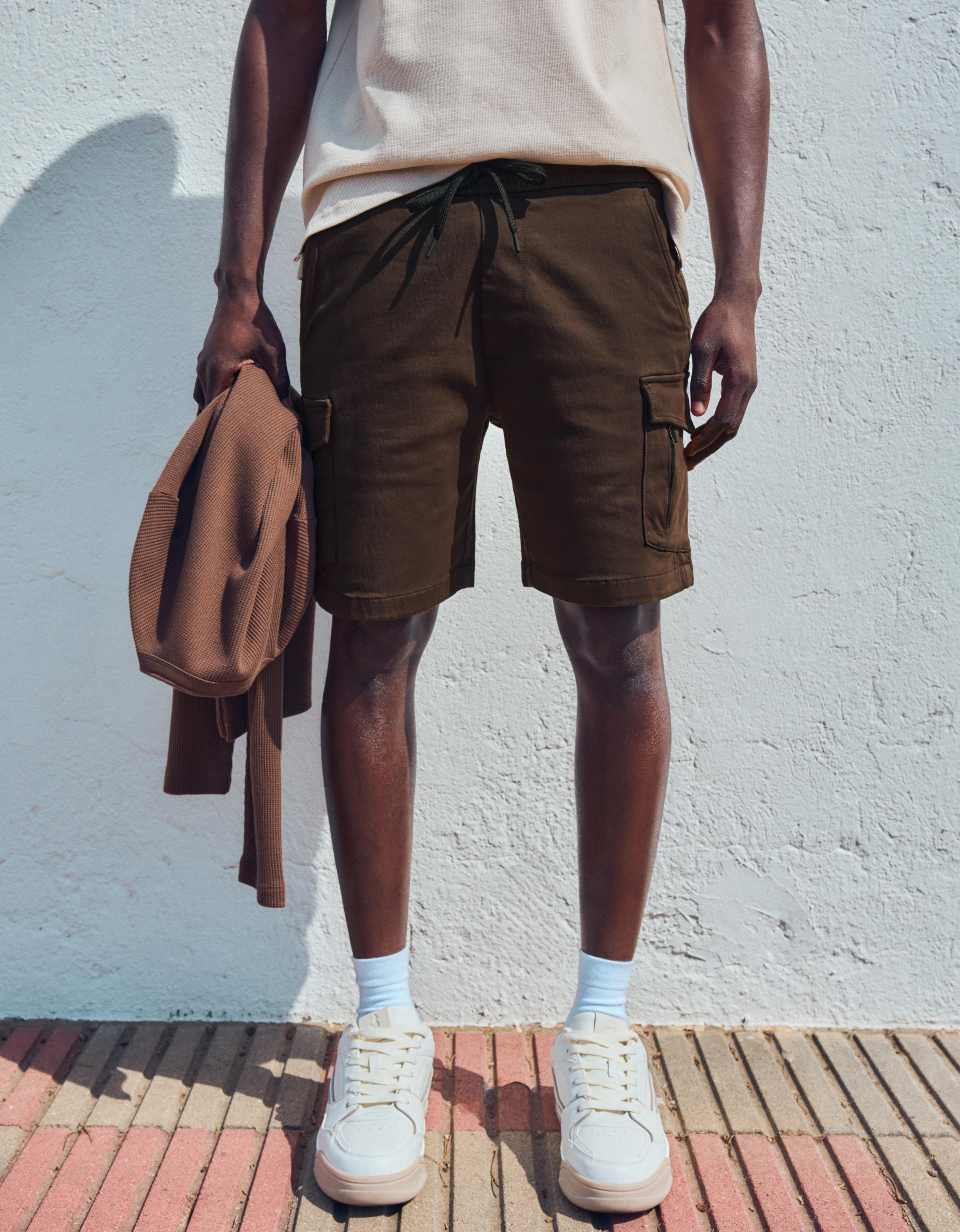 Regular fit cargo Bermuda shorts — Brown