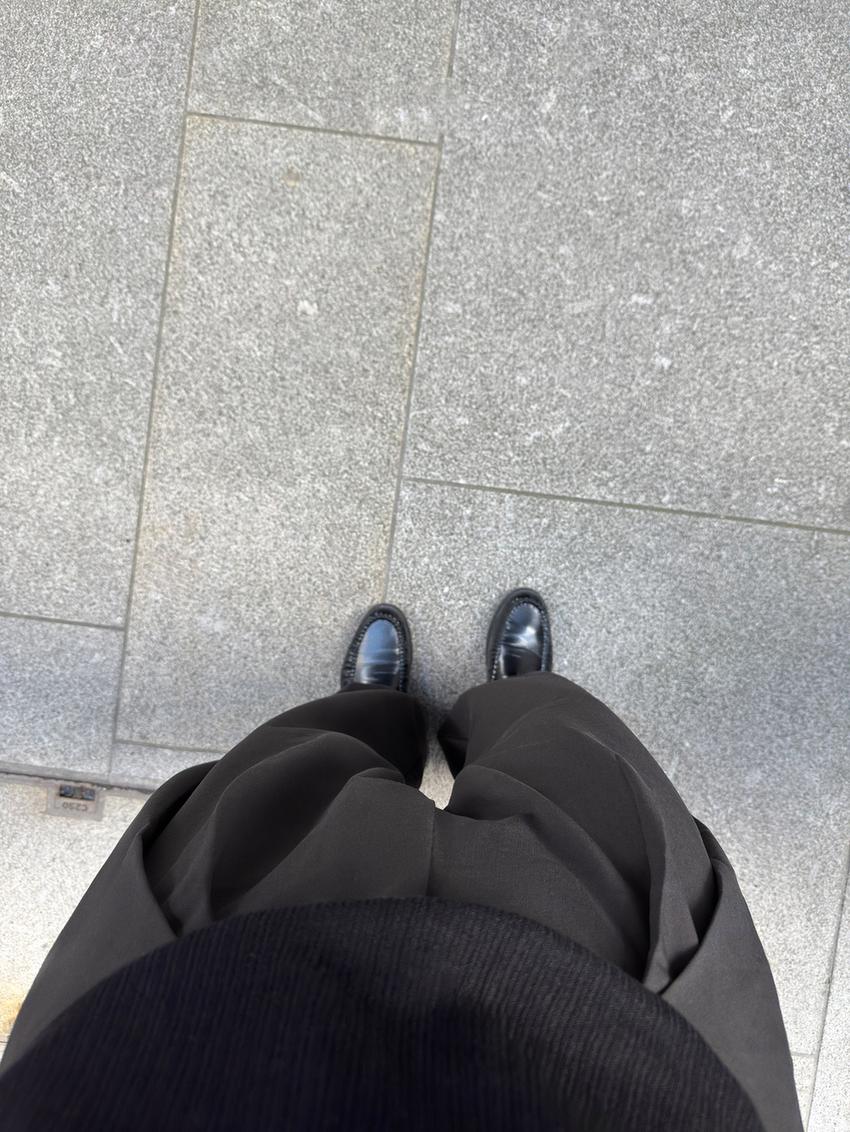 Super baggy tailored fit trousers with darts-Dark grey