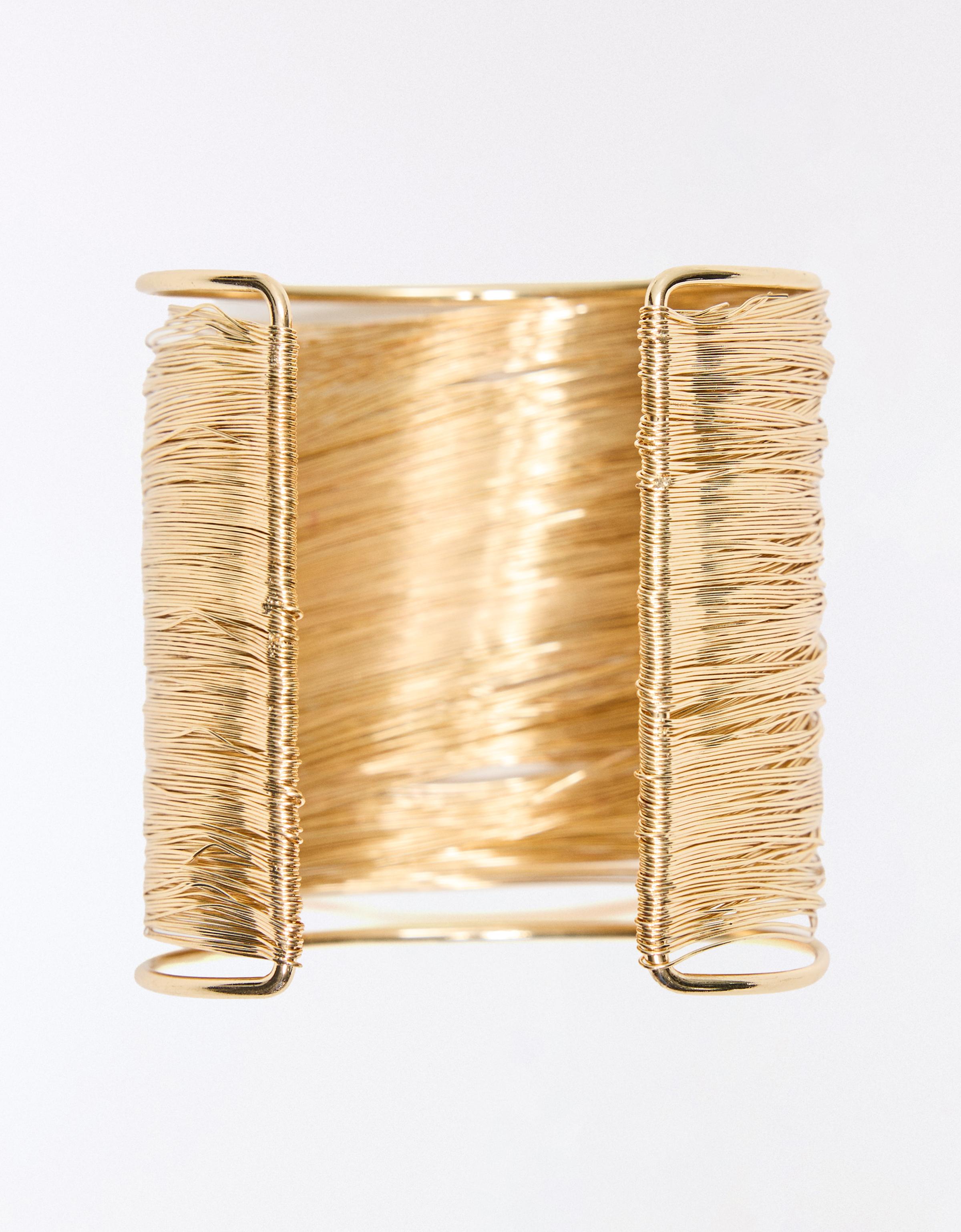 Metallic thread rigid bracelet — Gold