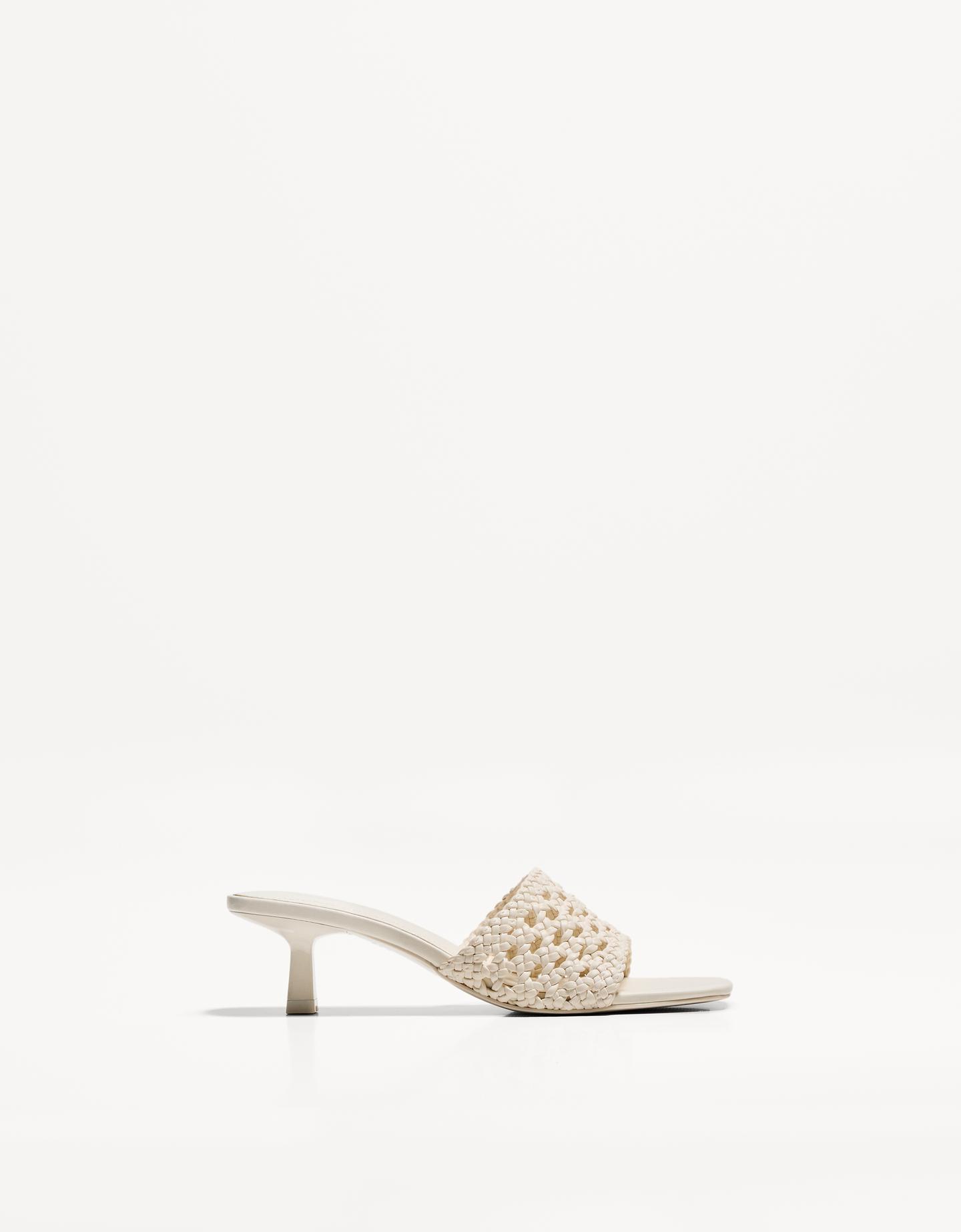 Bershka Sandalia Tacón Kitten Trenzada Mujer 39 Beige
