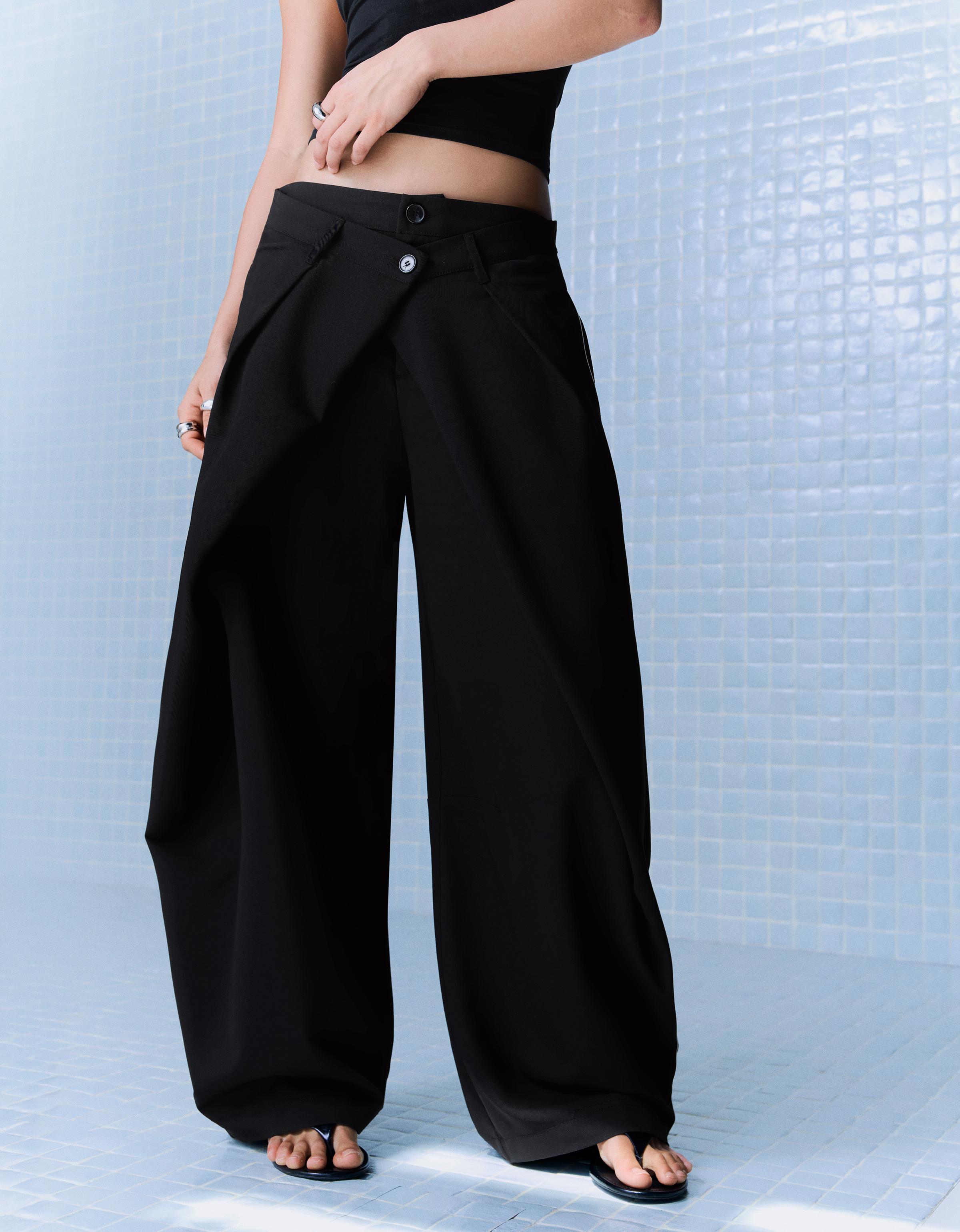 Pleated double-button trousers — Black