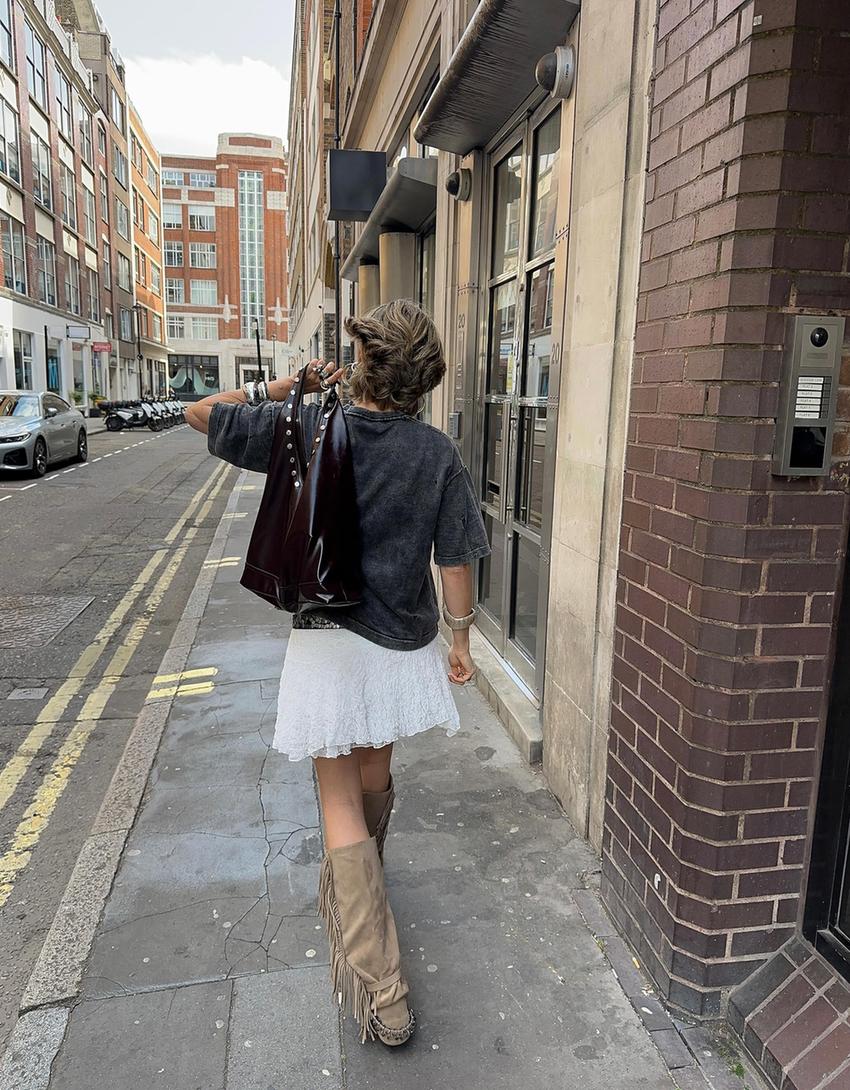 Ruffled blonde lace mini skirt-Off white