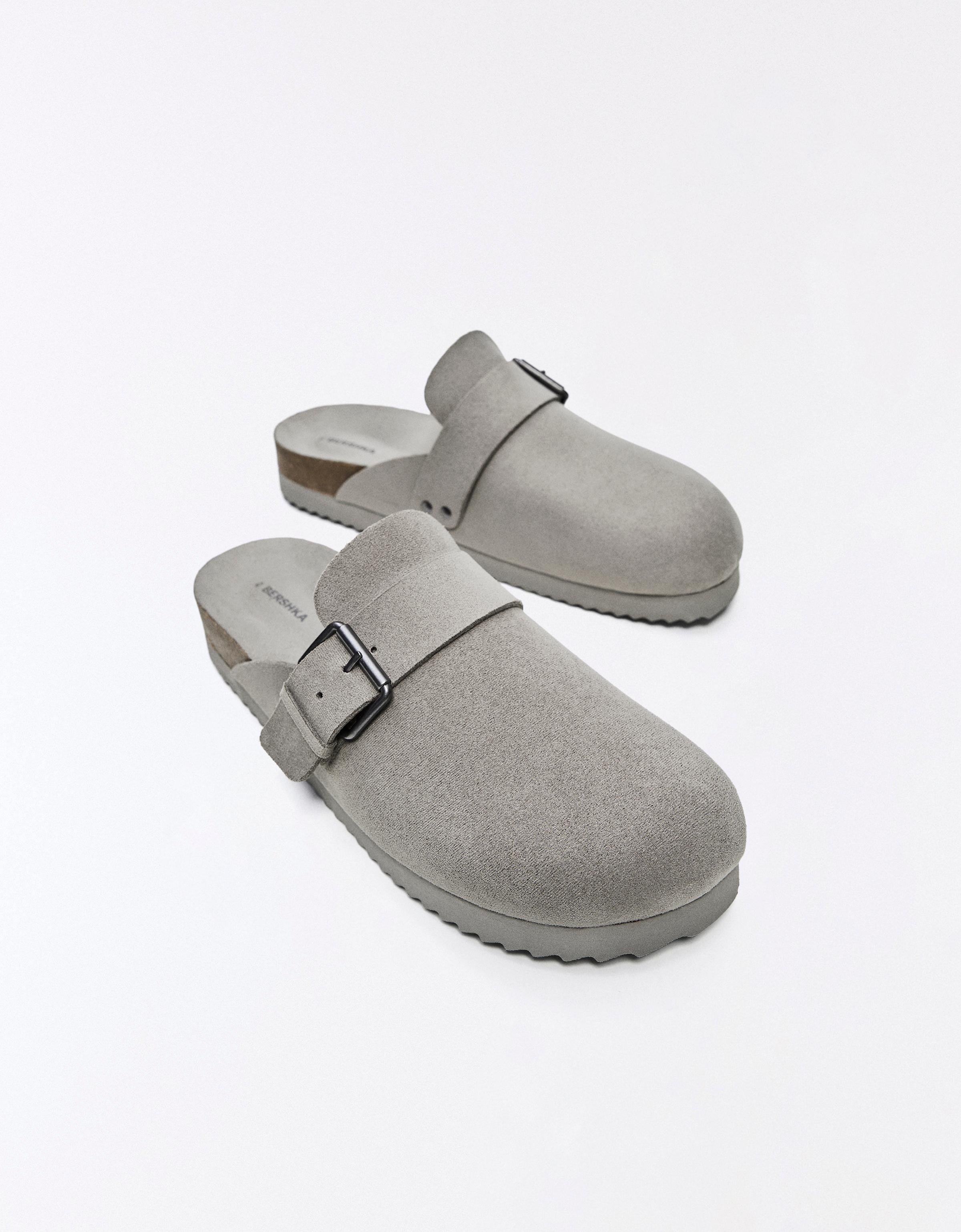 CASUAL BUCKLE CLOGS — Grey