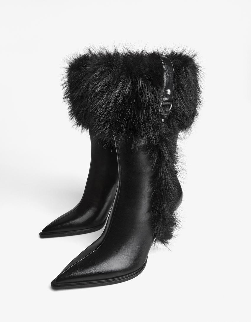 Heeled ankle boots with fur detail-BLACK