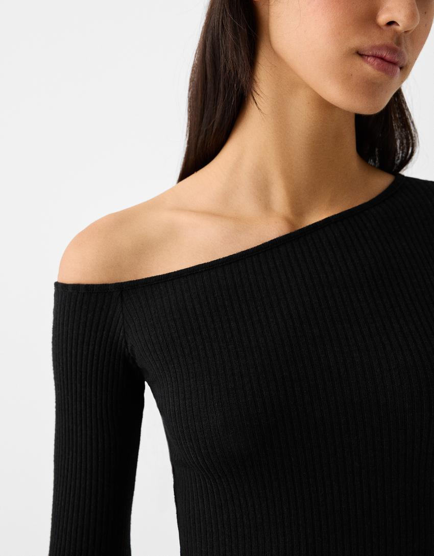 فستان قصير محاك بأكمام طويلة وفتحة عنق غير متماثلة-أسود-6