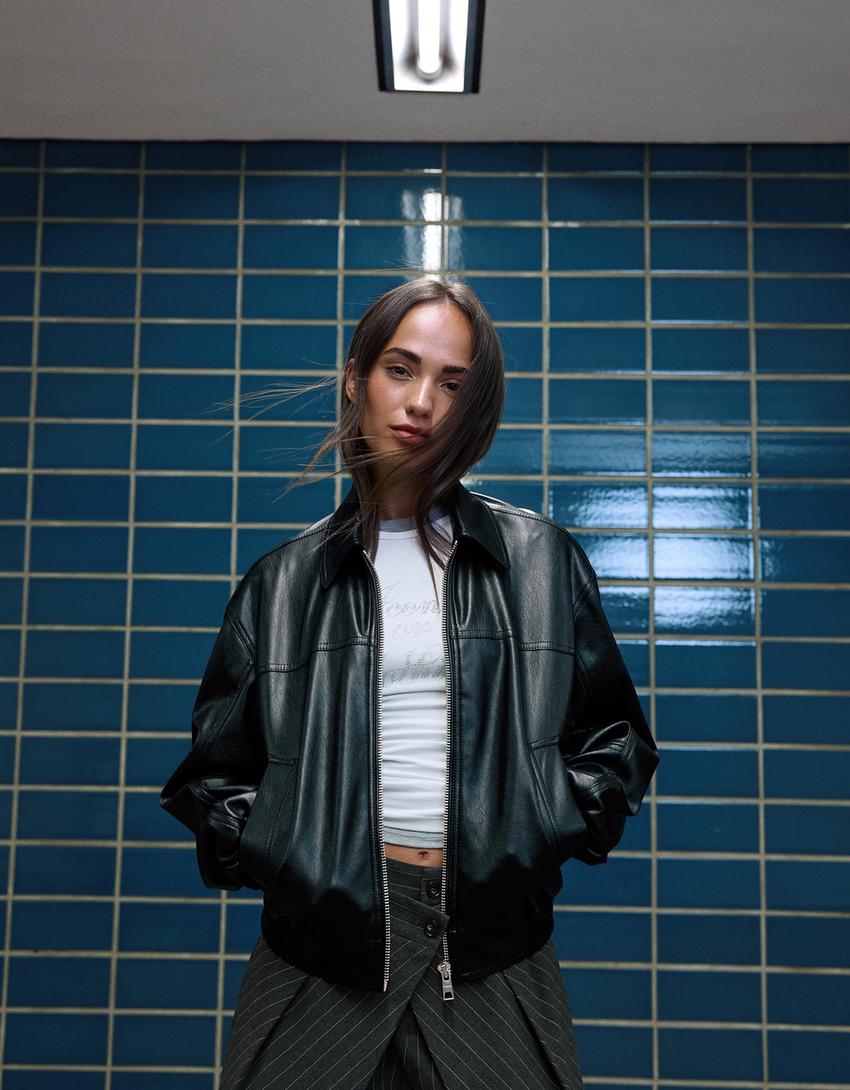 Cazadora efecto piel Mujer Bershka - Main Image