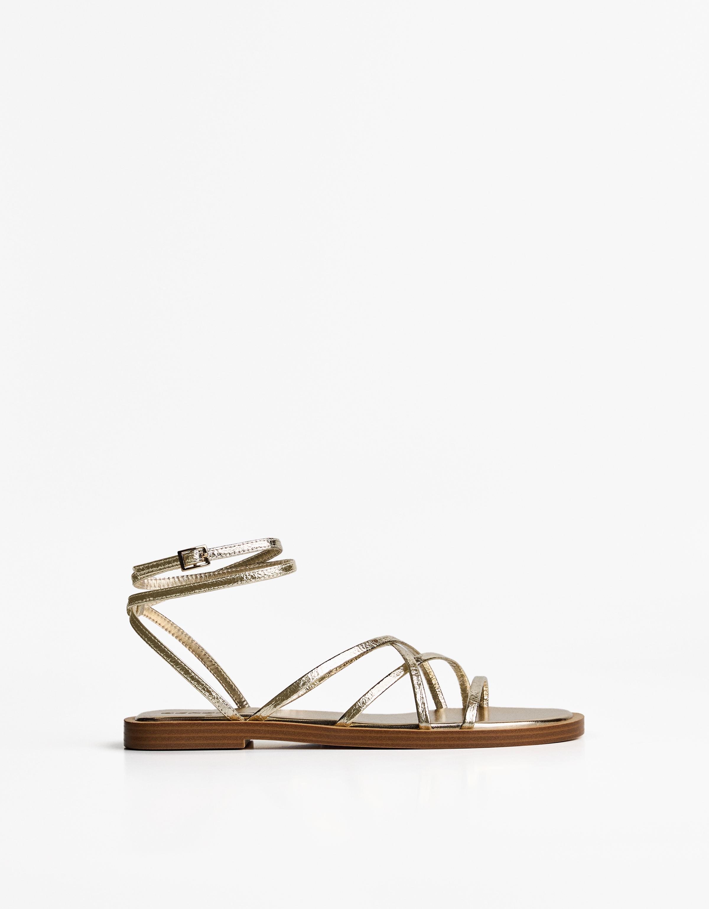 Bershka Flache Sandalen Mit Mehreren Riemchen Damen 41 Gold