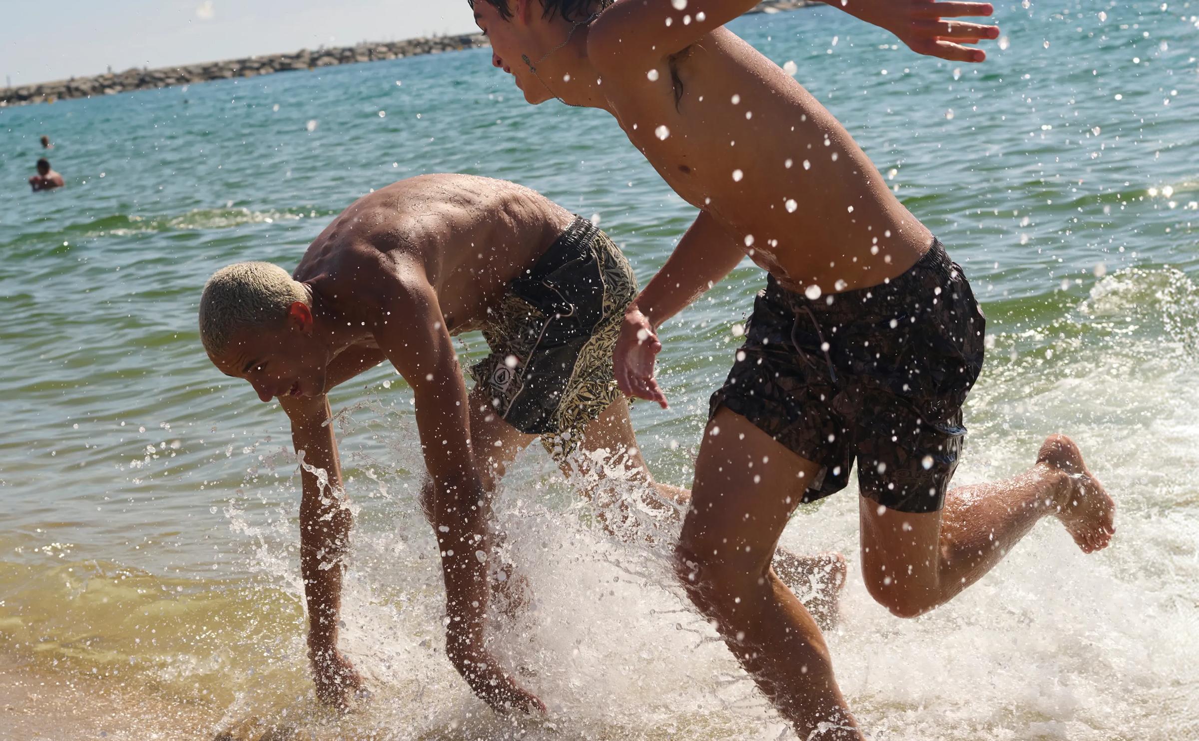 VOLCOM print swim shorts — Brown