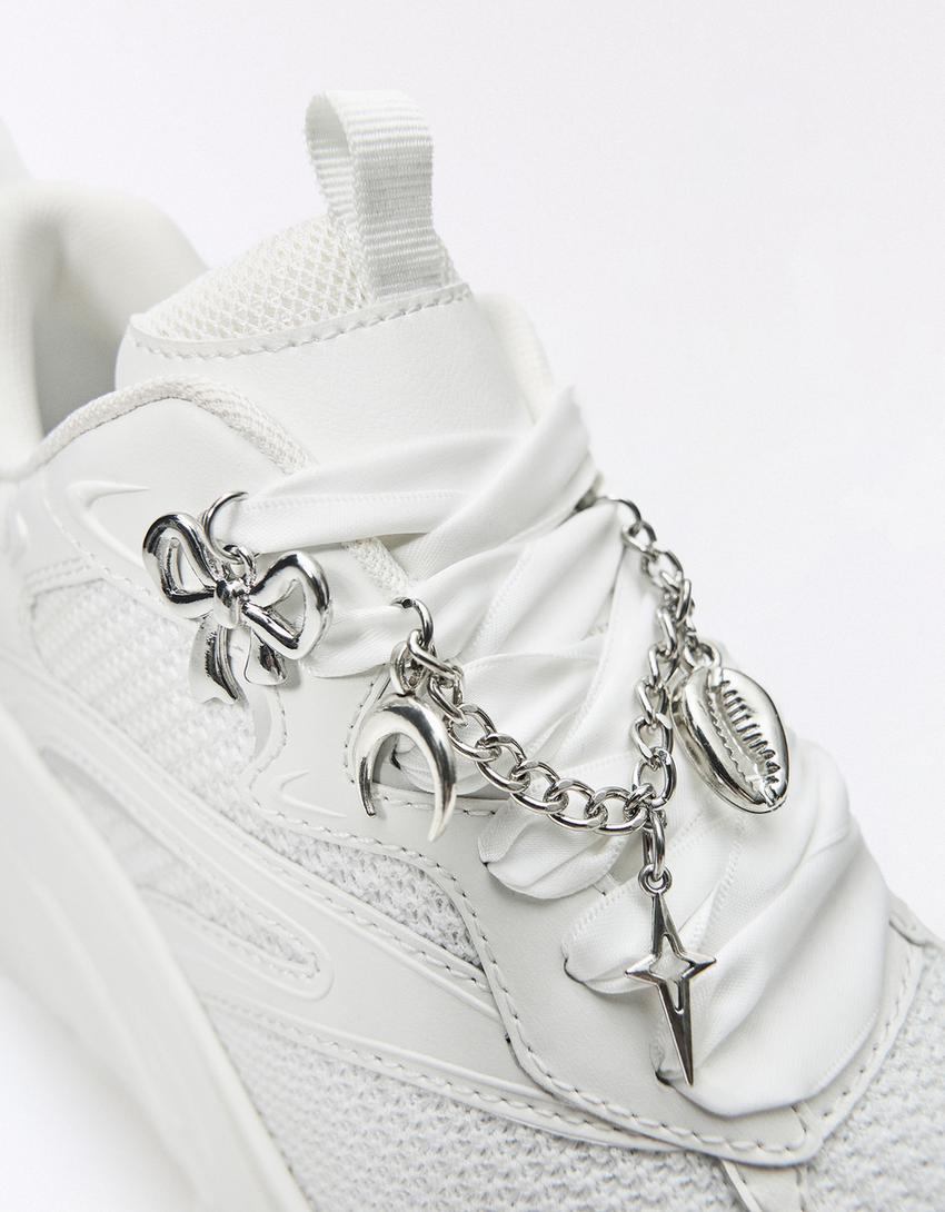 XL-Plateausneaker mit Charms-Weiss