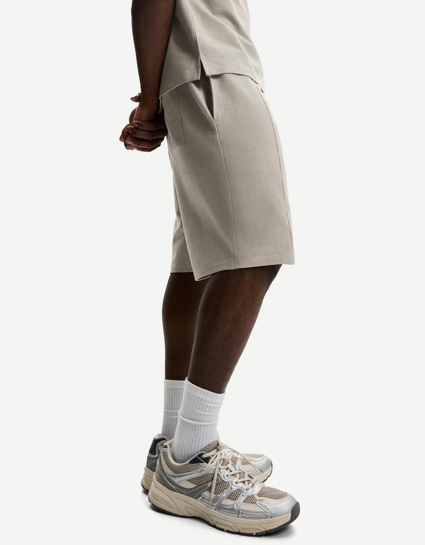 Textured Bermuda shorts-Camel
