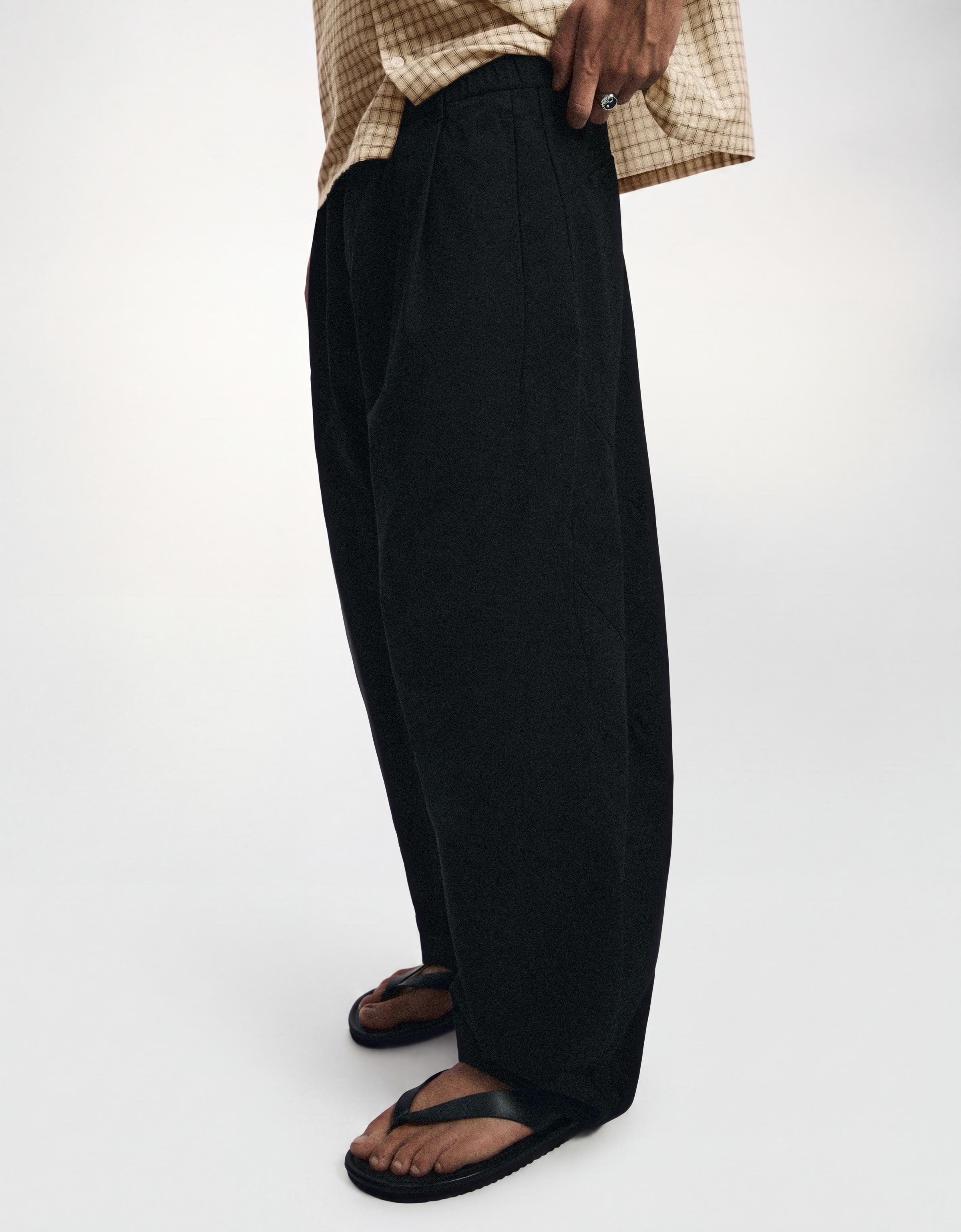 Darted barrel leg trousers — Black