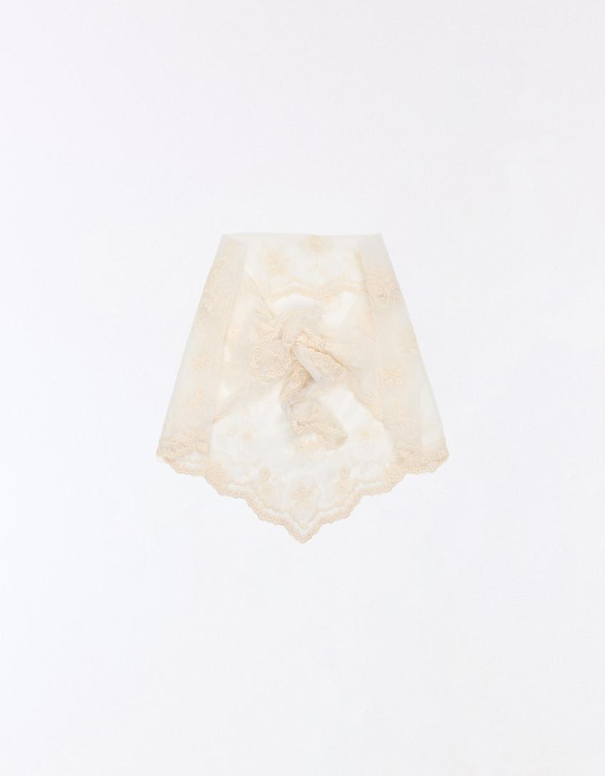 İşlemeli üçgen fular-Krem