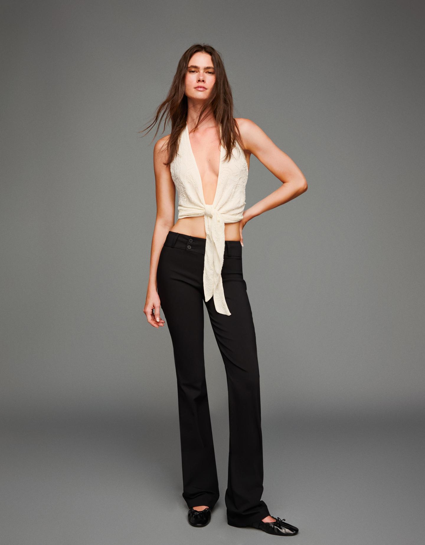 Bershka top haftowany z węzłem kremowy