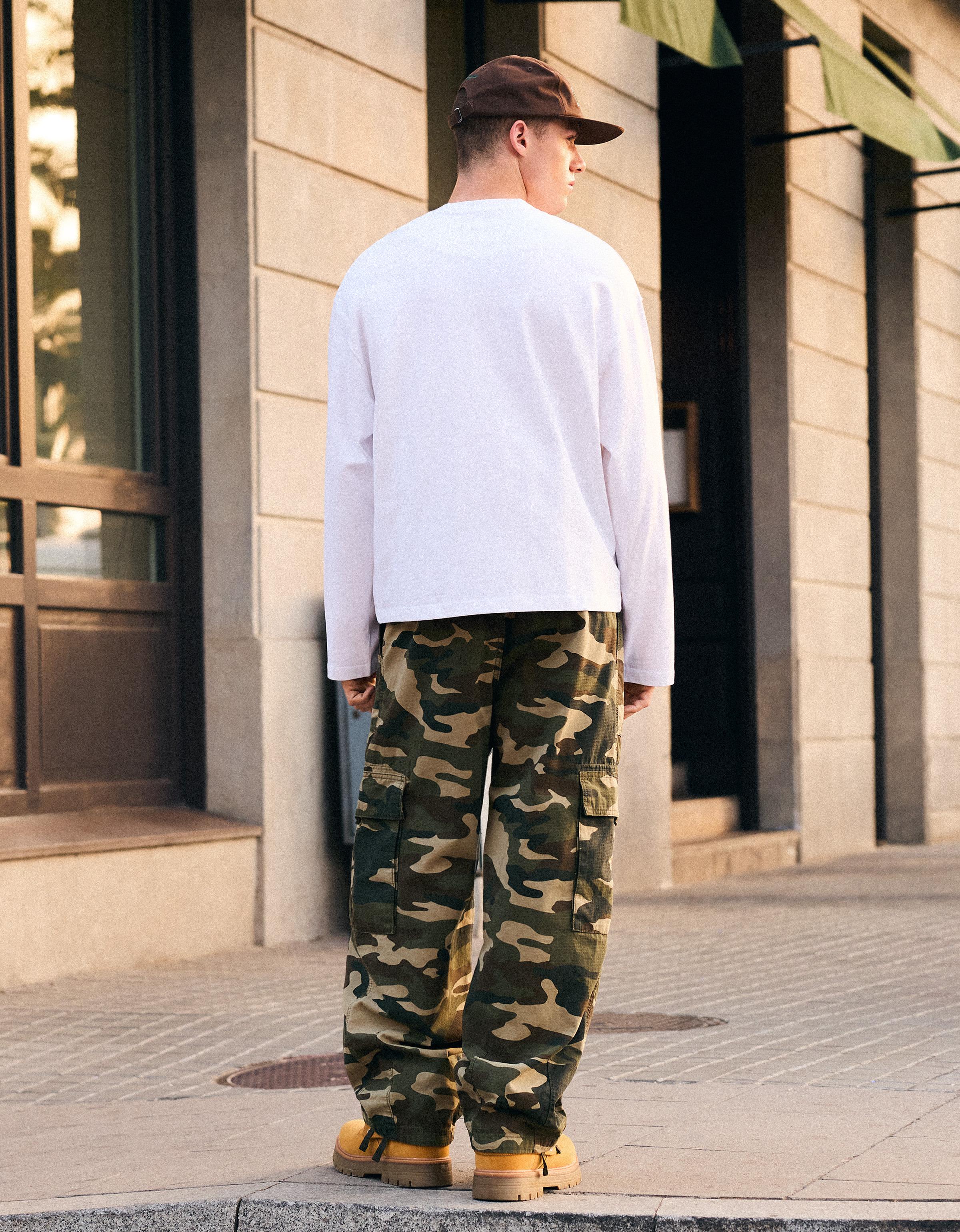 Baggy cargo trousers — Khaki