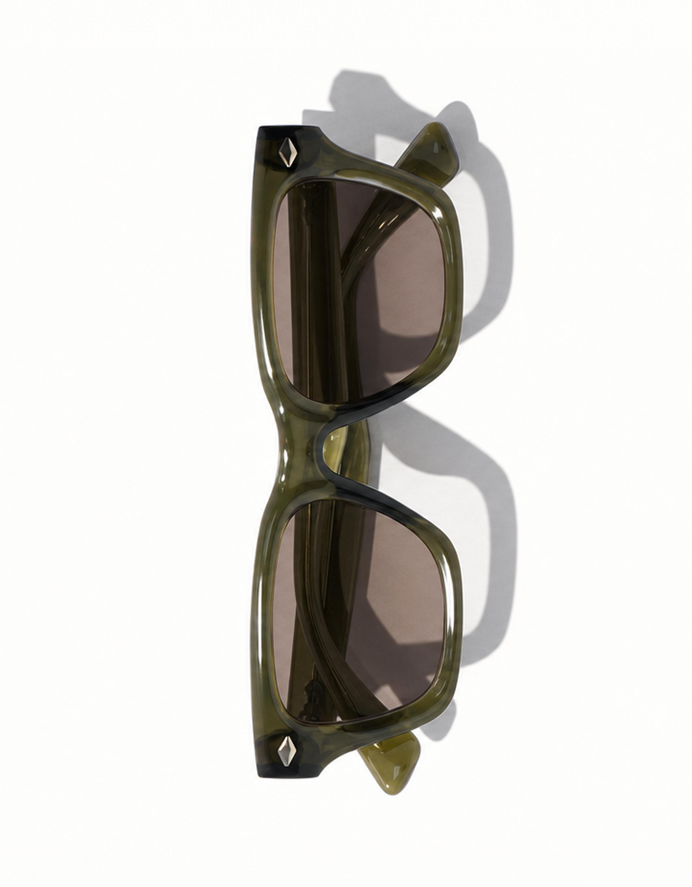 Polarised sunglasses — Black