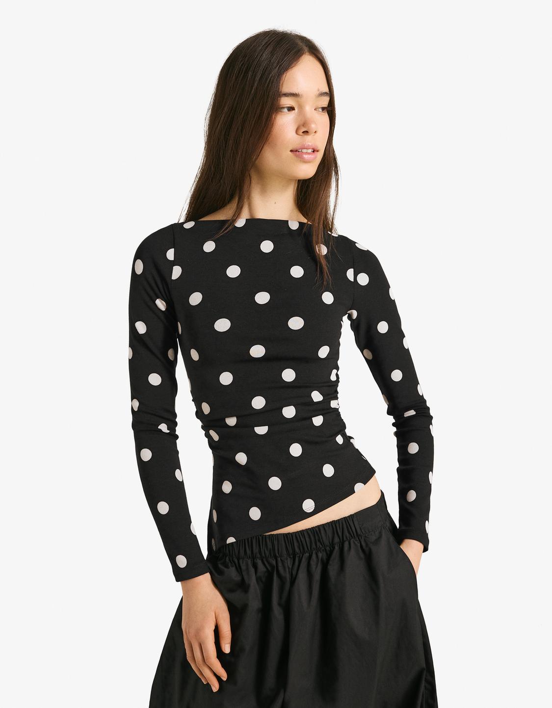 Long sleeve asymmetric T-shirt