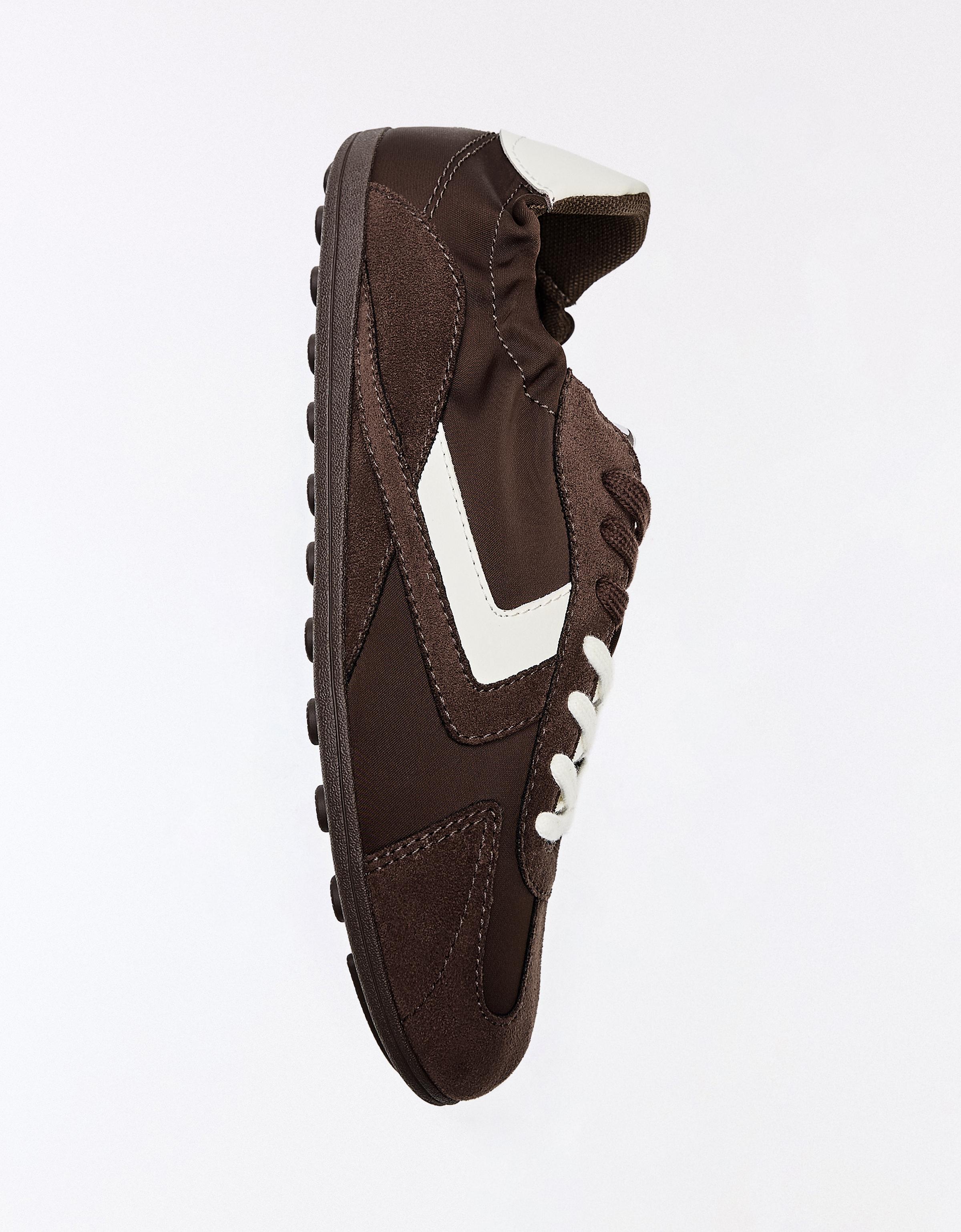 RETRO SLIM SOLE TRAINERS — Brown