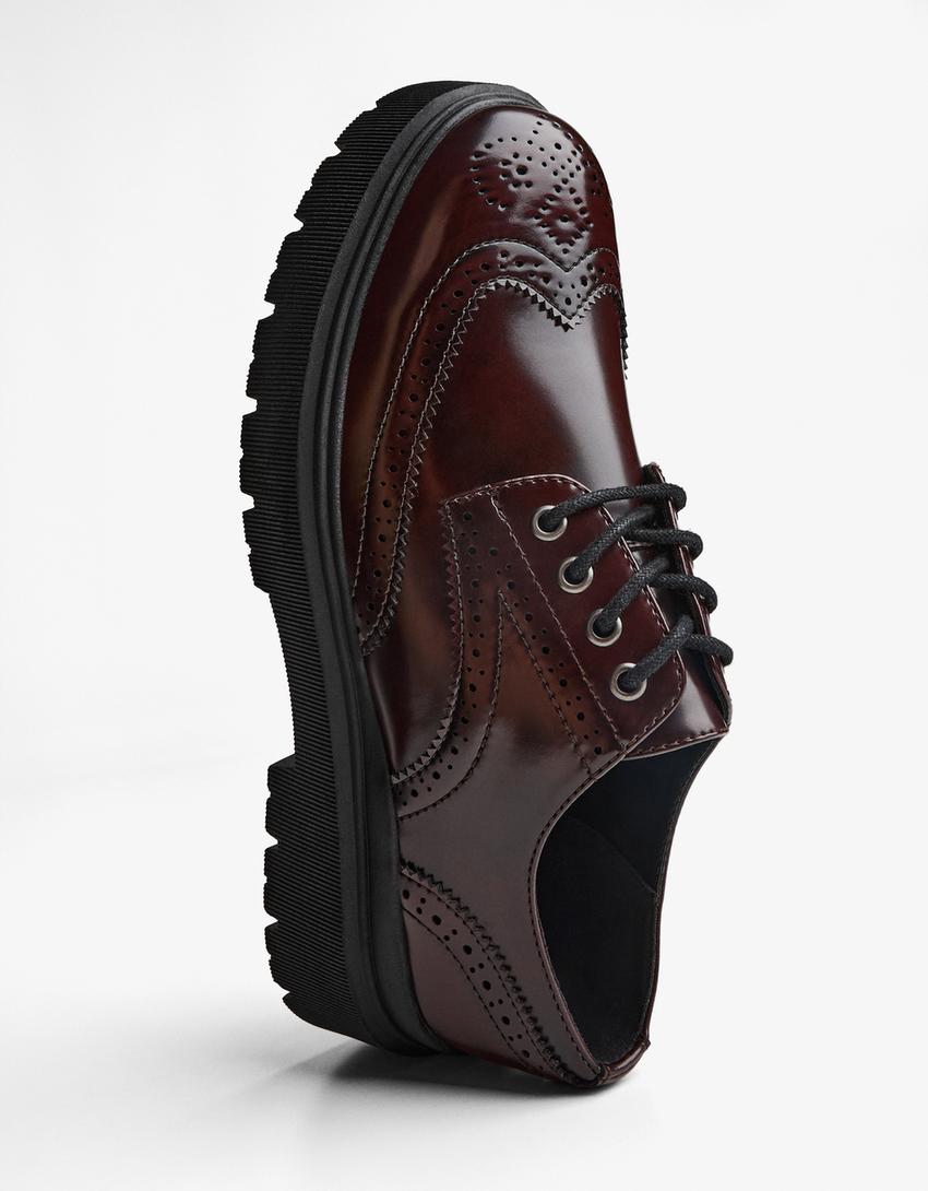 Chaussures de ville perforées-Grenat