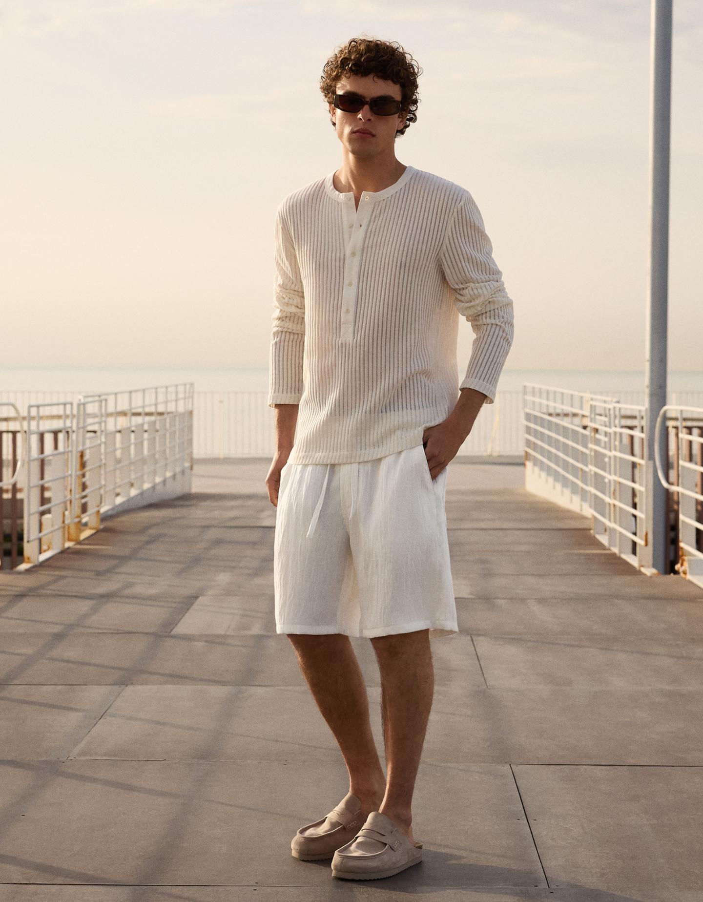 Bershka rustykalne bermudy jogger biały