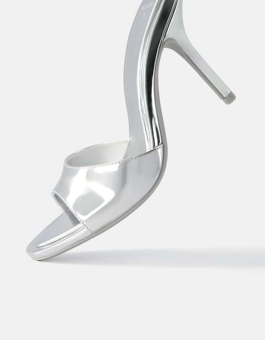 Sandália de tacão metalizada-Prateado-3