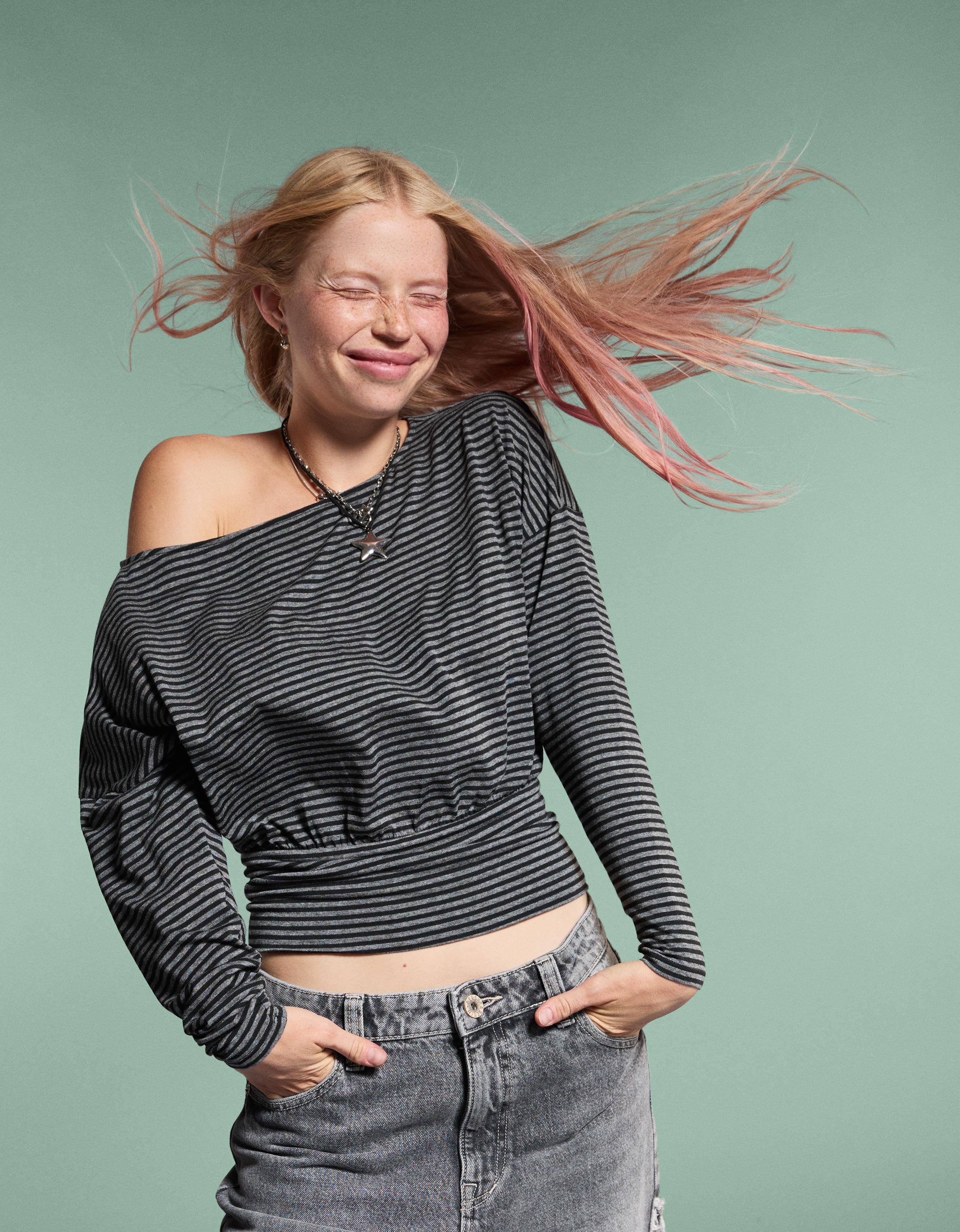 Bershka Camiseta Manga Larga Fajín Escote Barco Mujer L Gris Oscuro