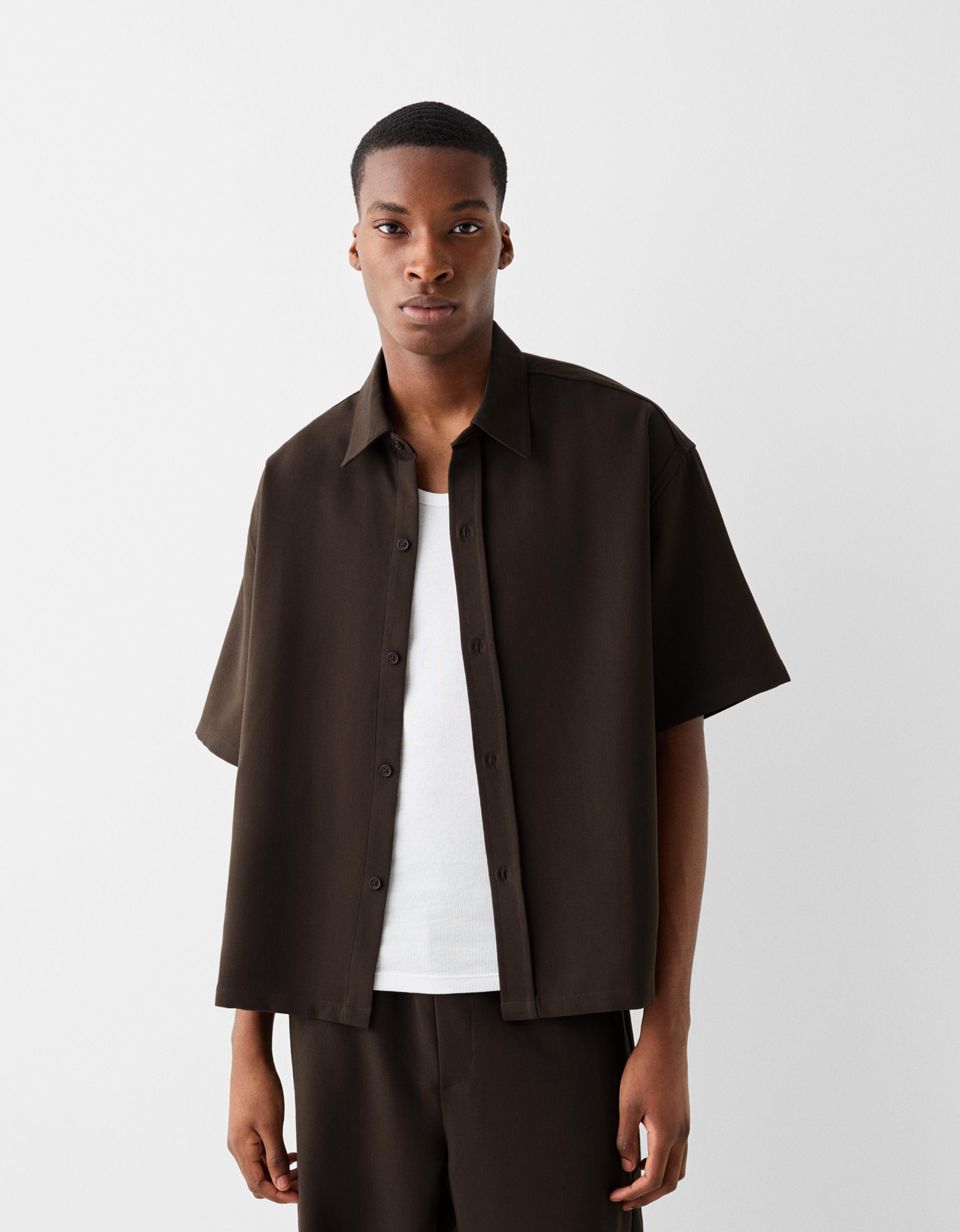 Bershka Tailoring-Hemd Im Boxy Fit Mit Kurzen Ärmeln Herren Xl Braun