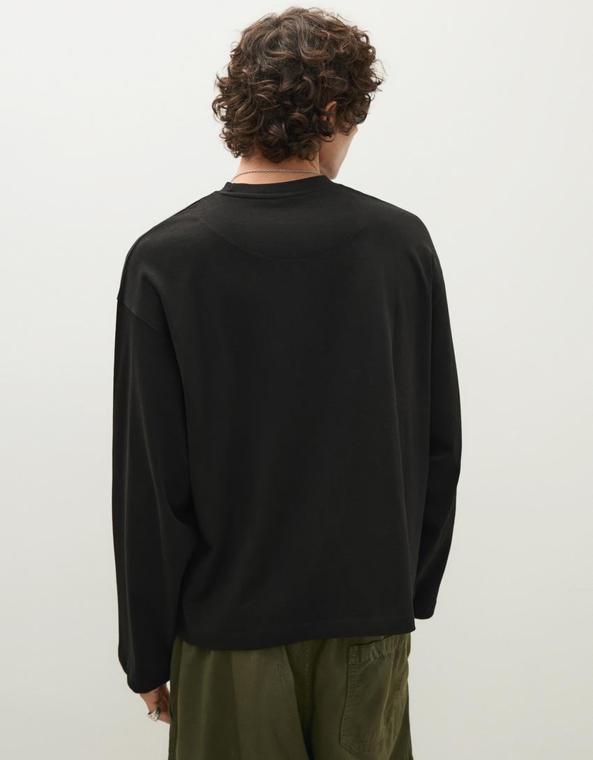 Camiseta manga larga boxy-Negro