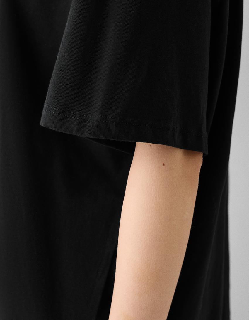 T-shirt manga curta oversize estampado-Preto-6