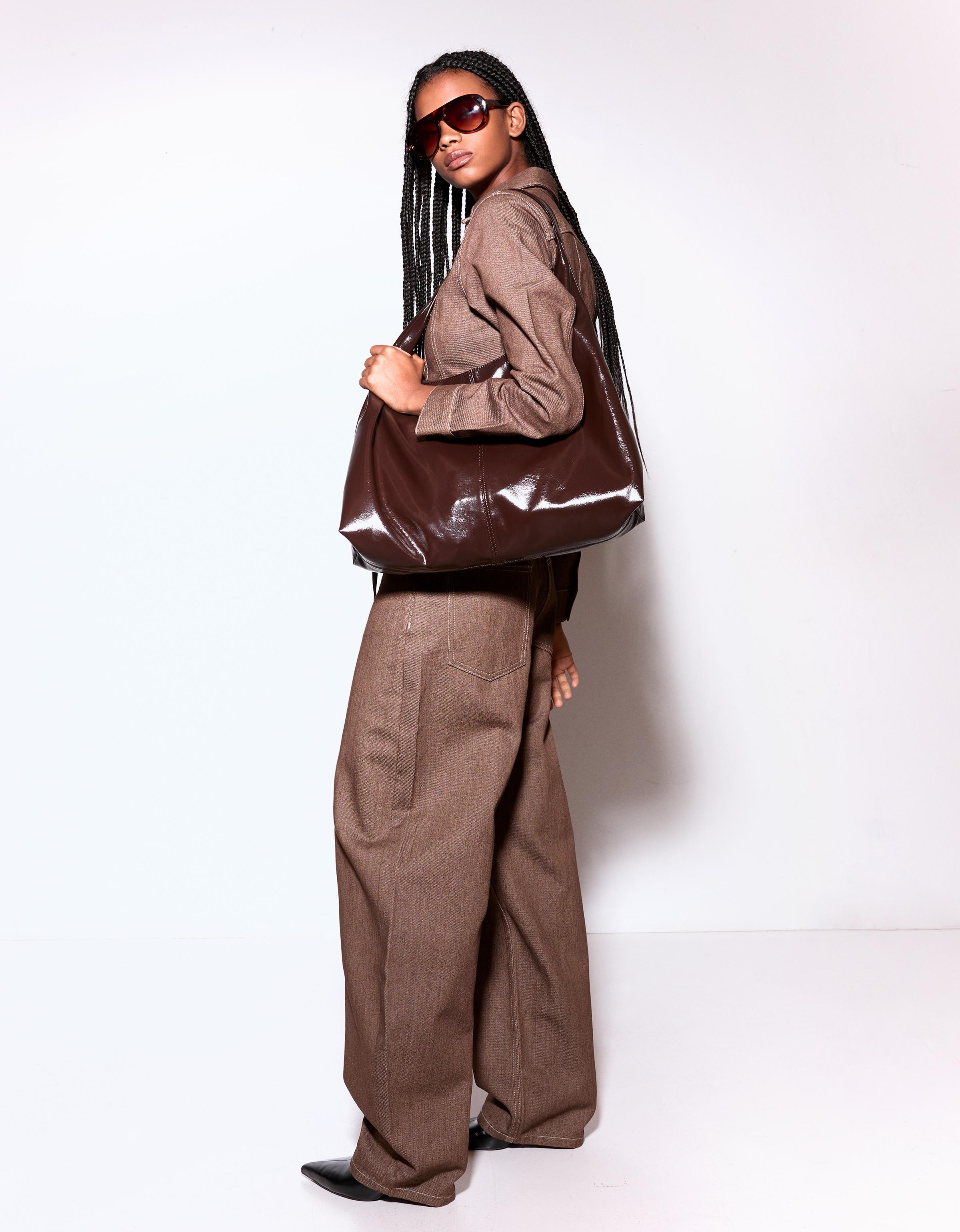 Bershka Tasche In Lackoptik Damen Braun