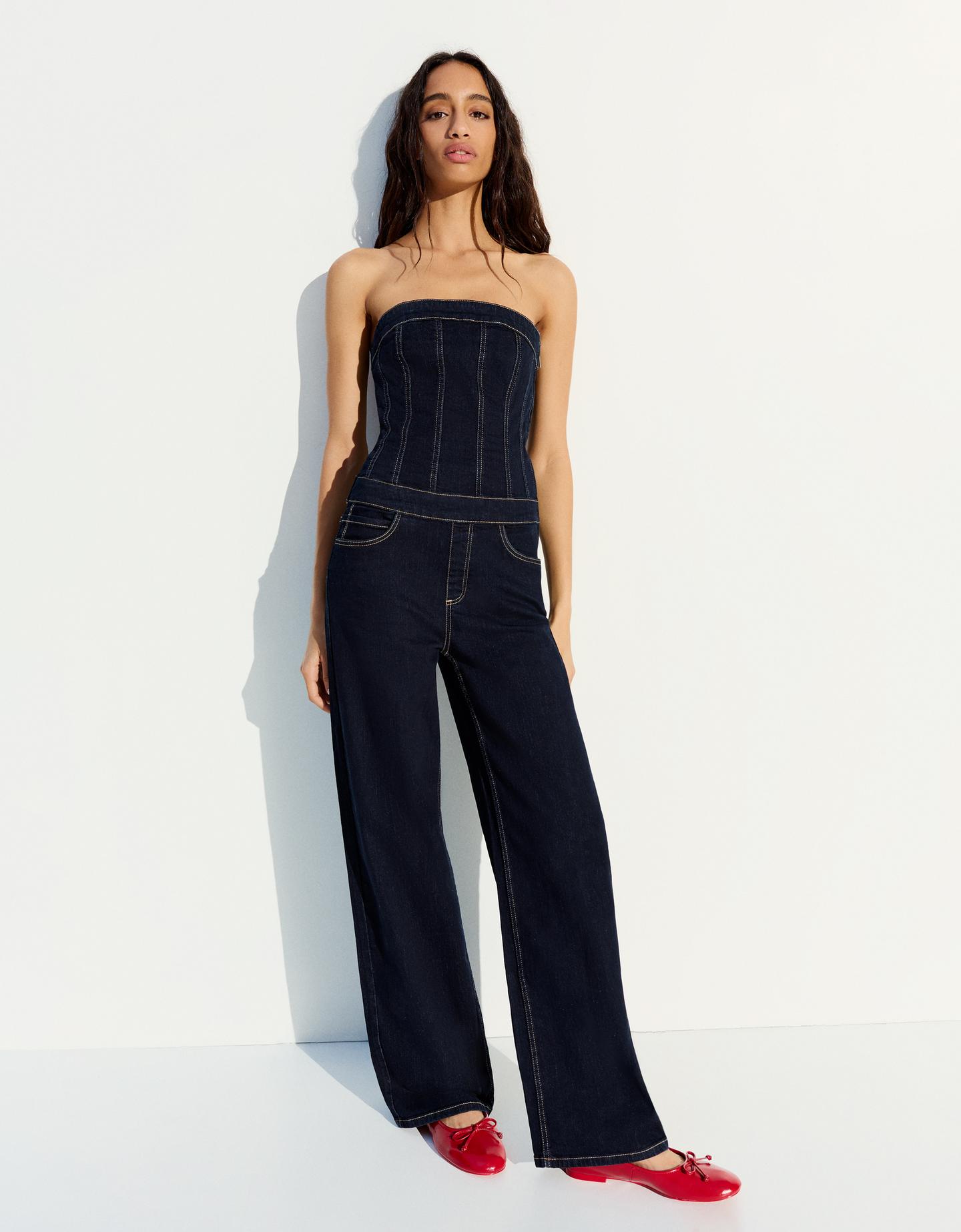 Bershka długi kombinezon jeansowy granatowy