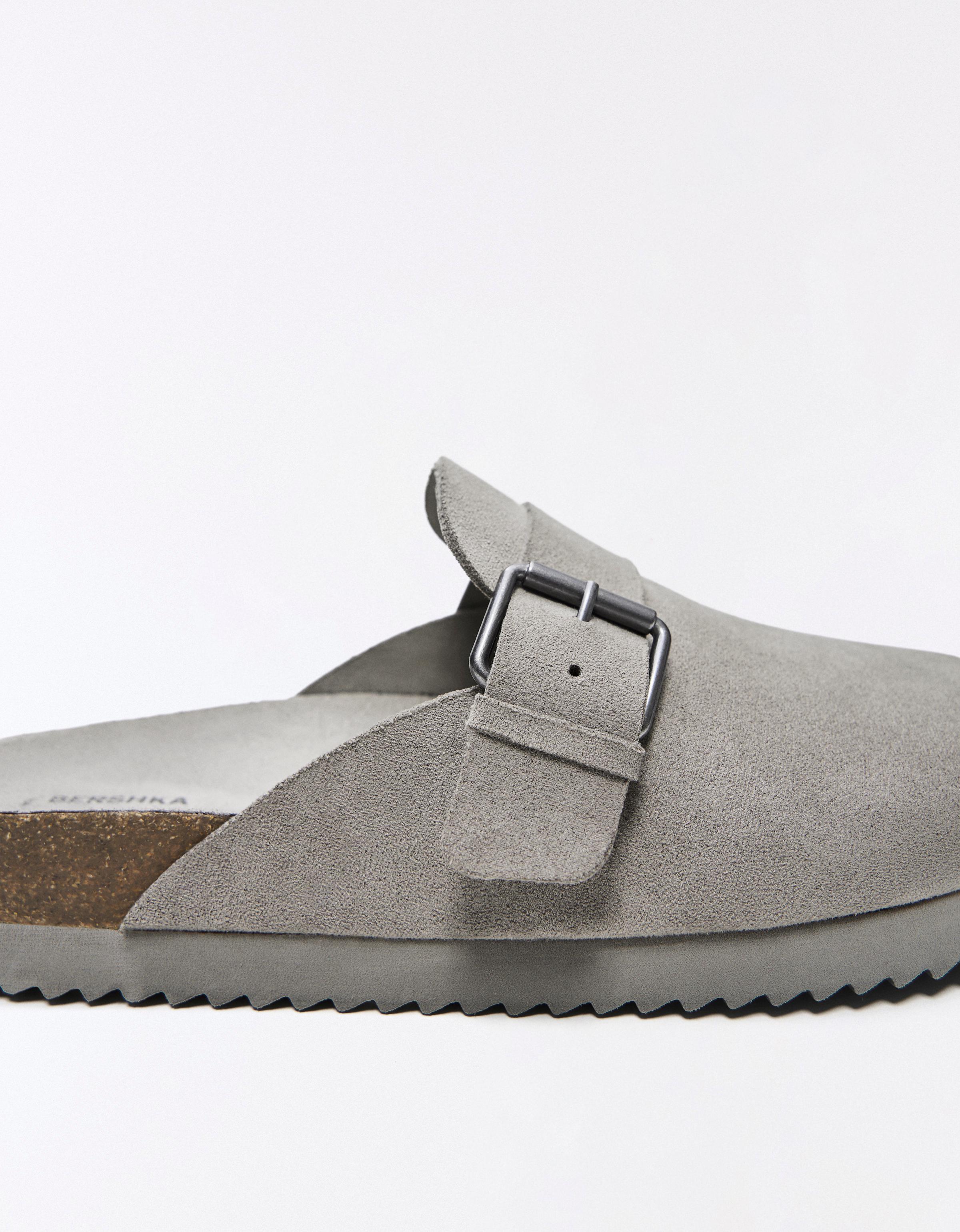 CASUAL BUCKLE CLOGS — Grey
