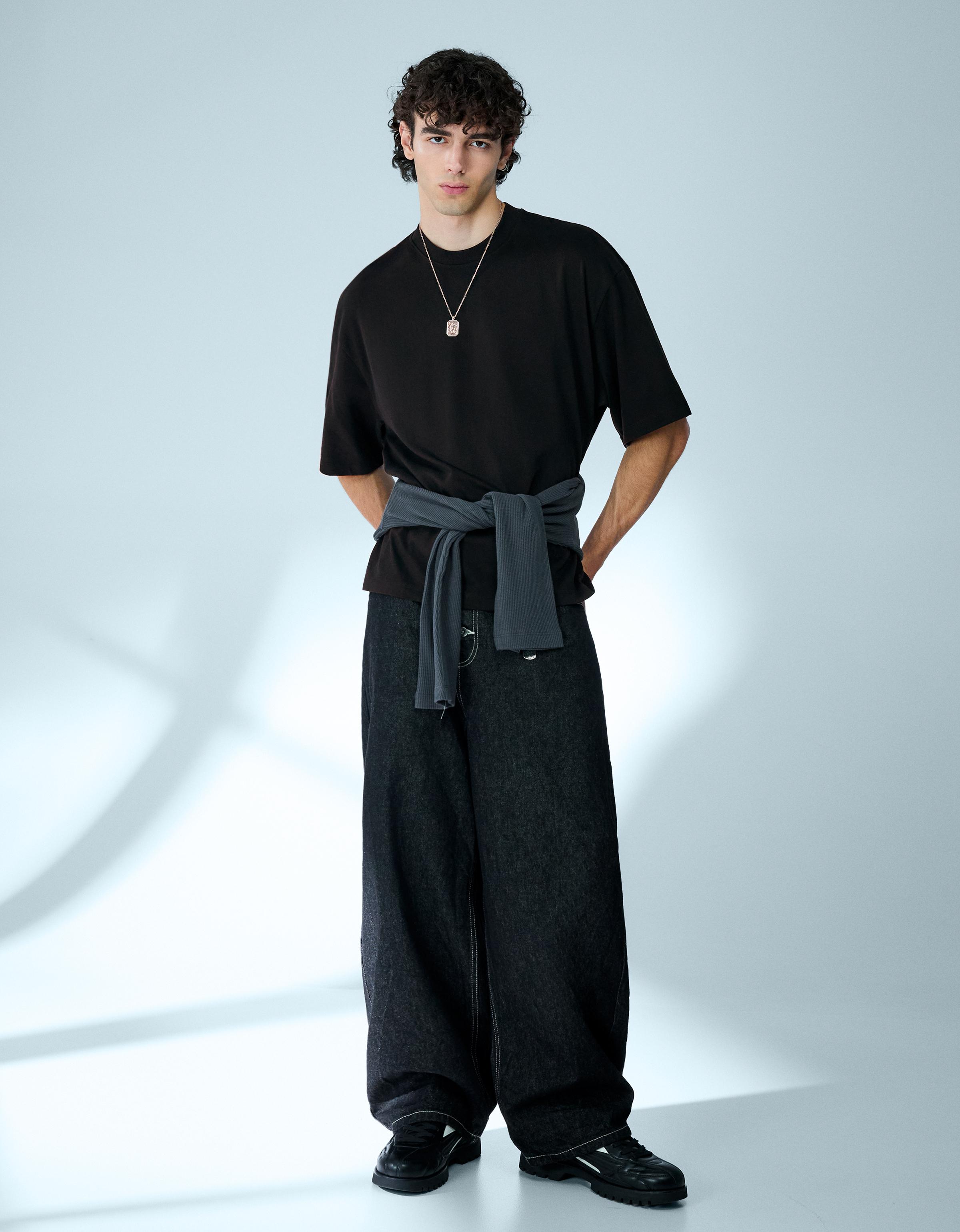 Kısa kollu boxy fit tişört - Görsel 11