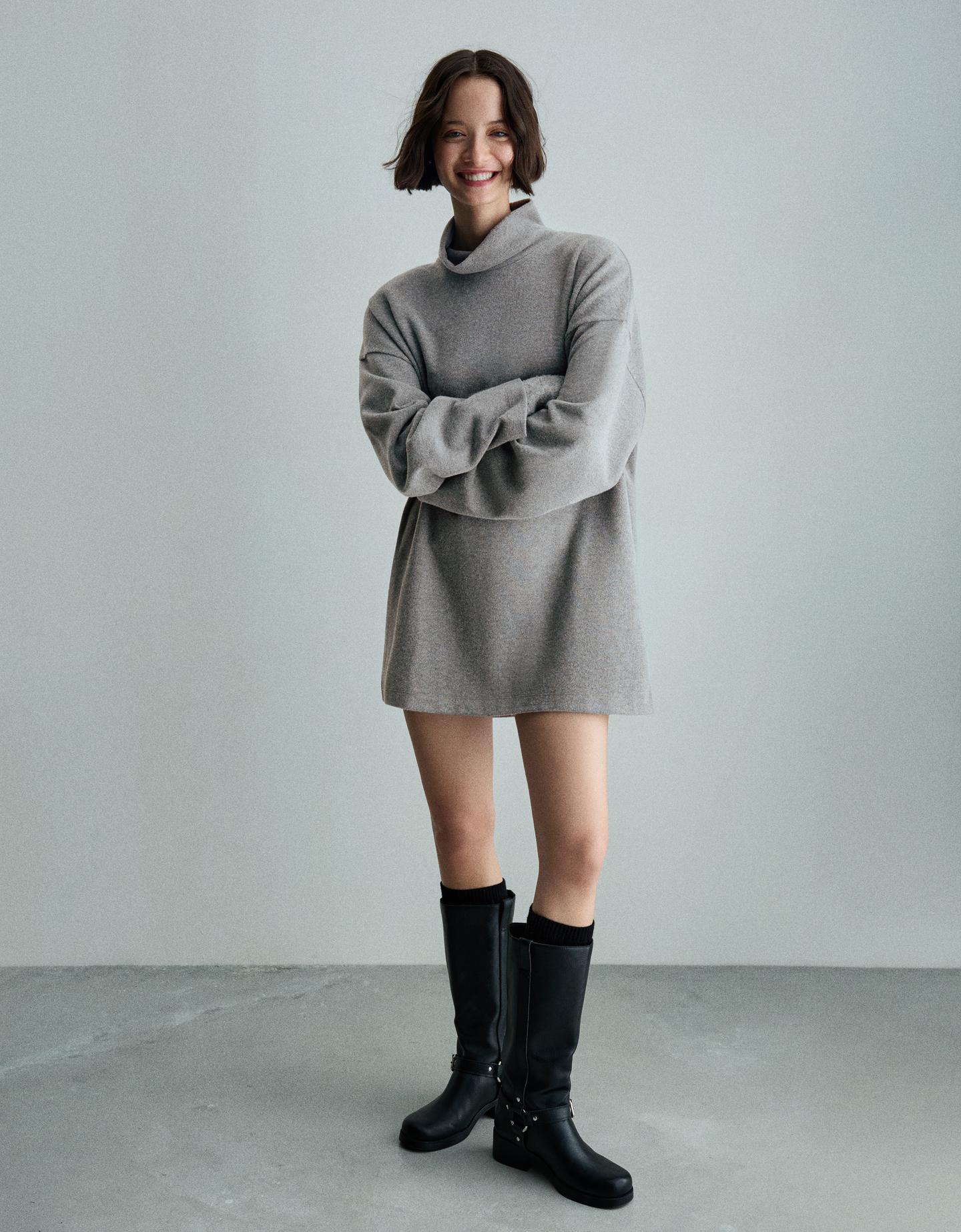 Bershka miękka sukienka mini z szerokimi rękawami szary