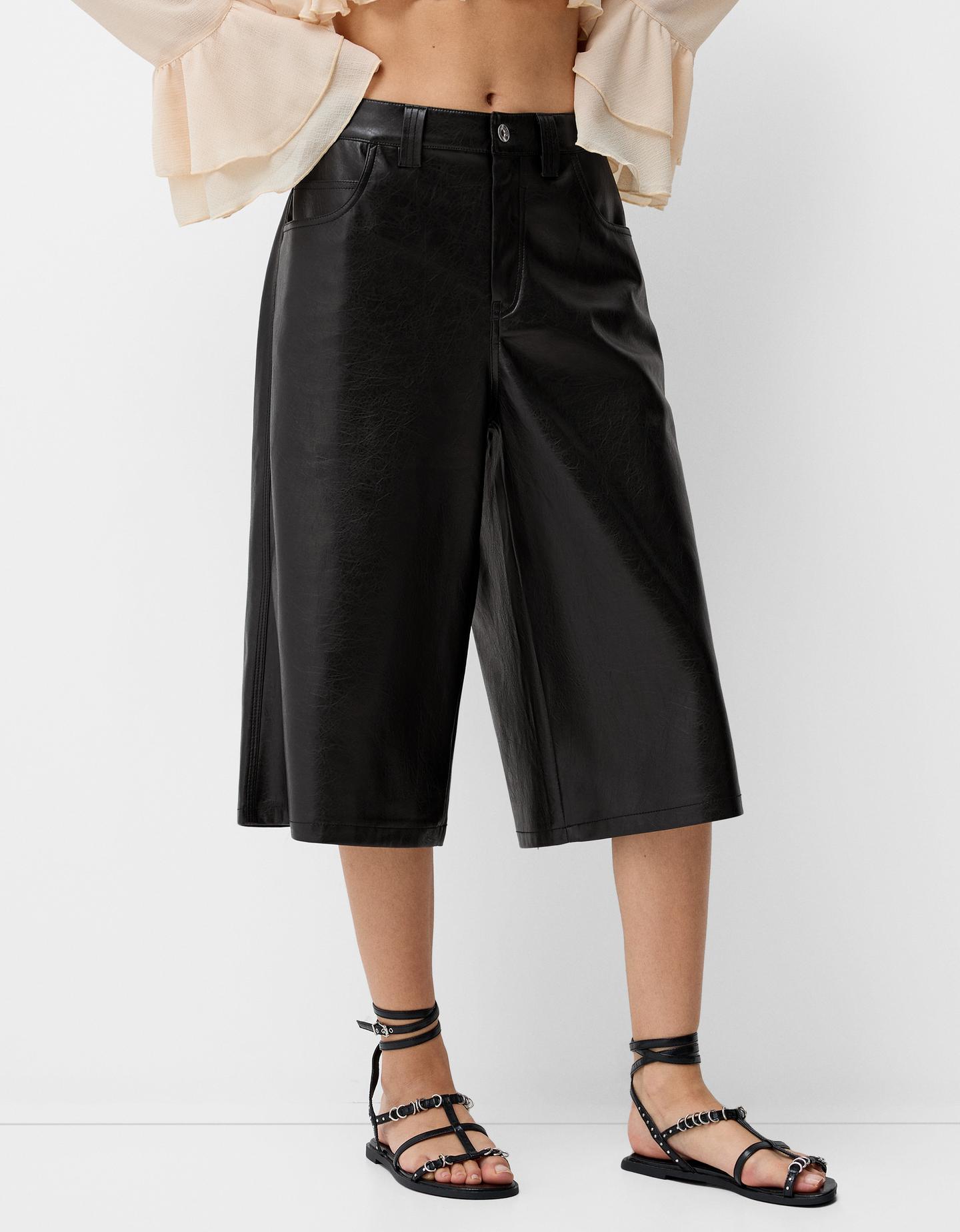 Bershka Bermuda Jort Efecto Piel Mujer L Negro