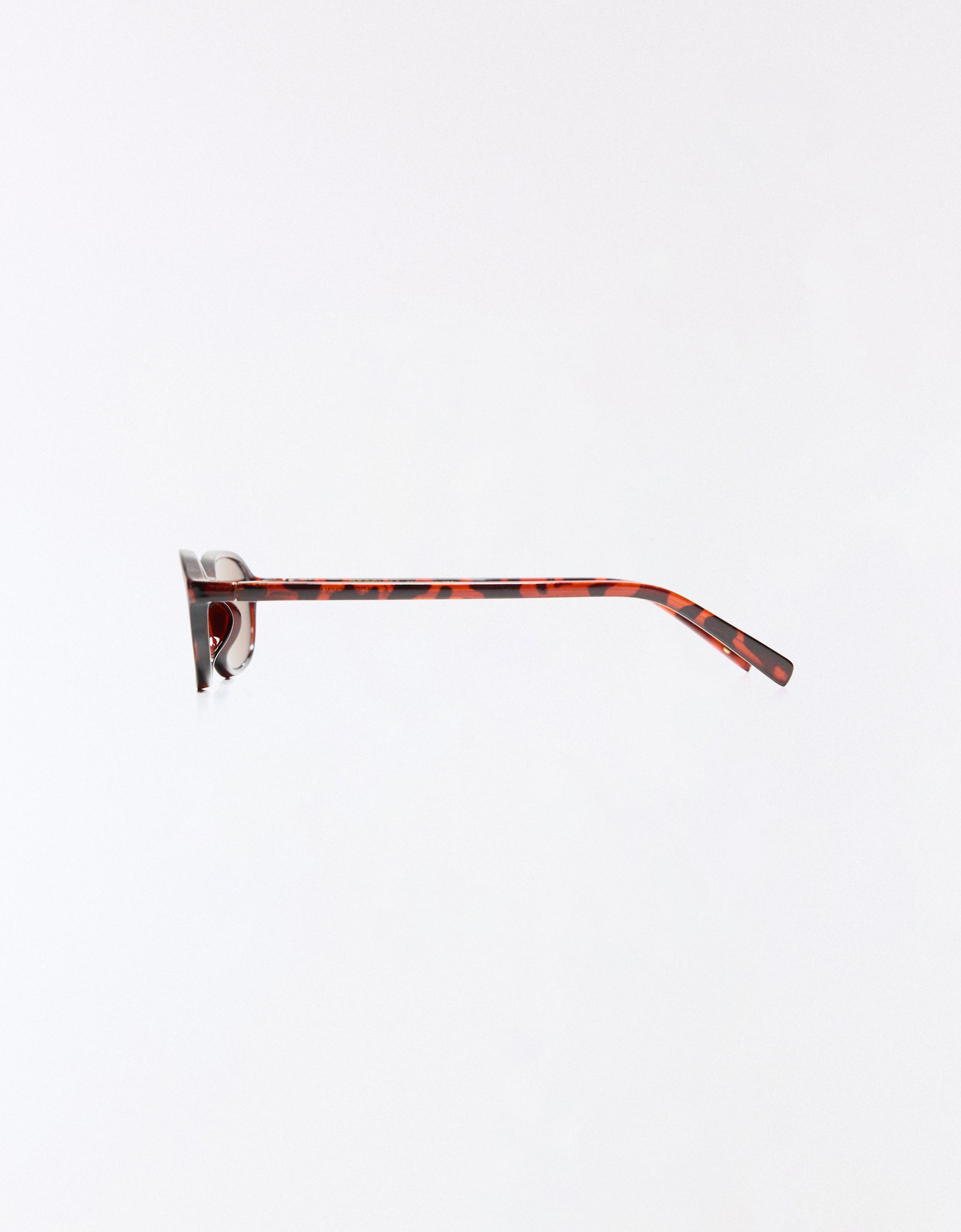 Oval sunglasses — Brown