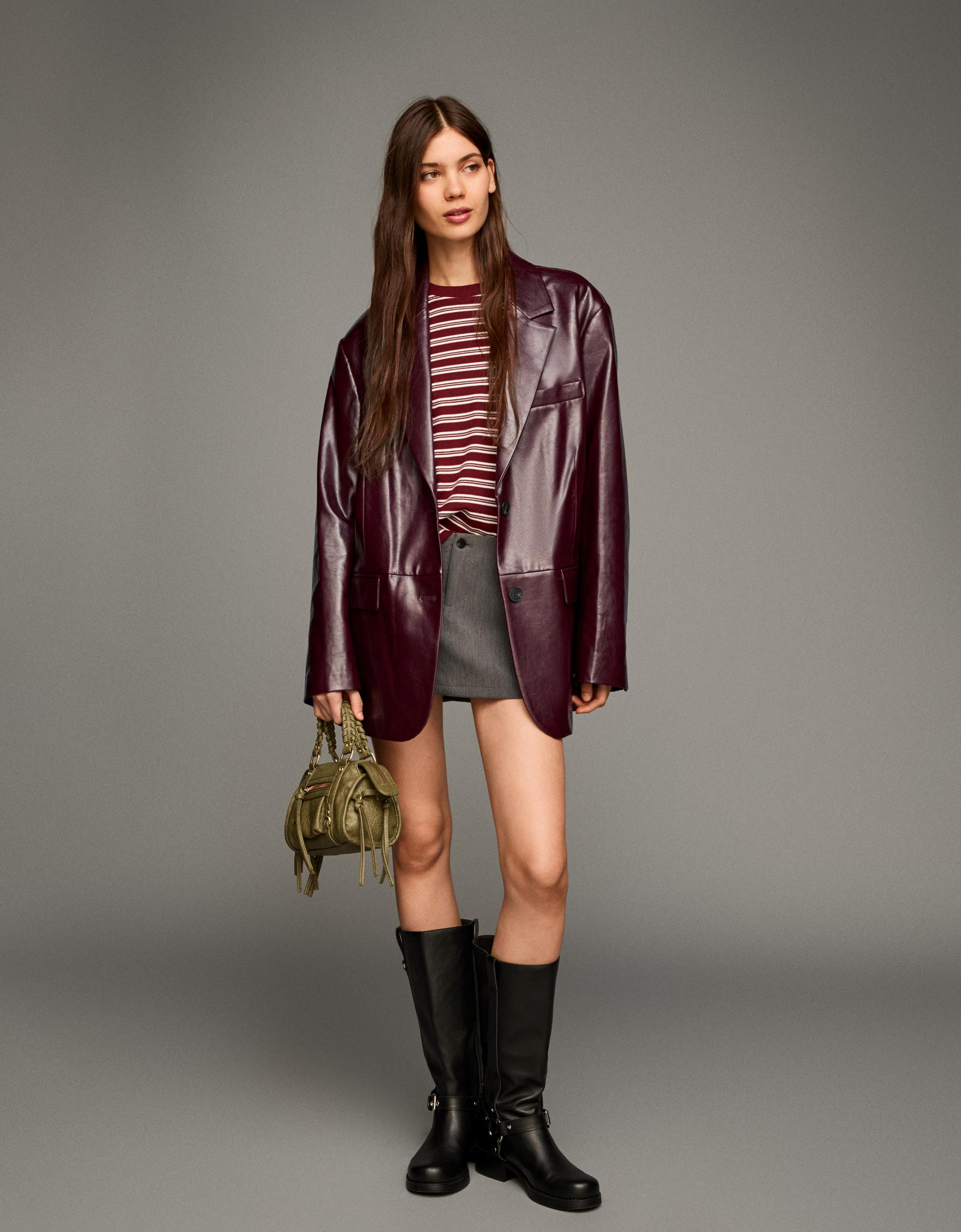 Blazer oversize efecto piel Mujer Bershka - Main Image