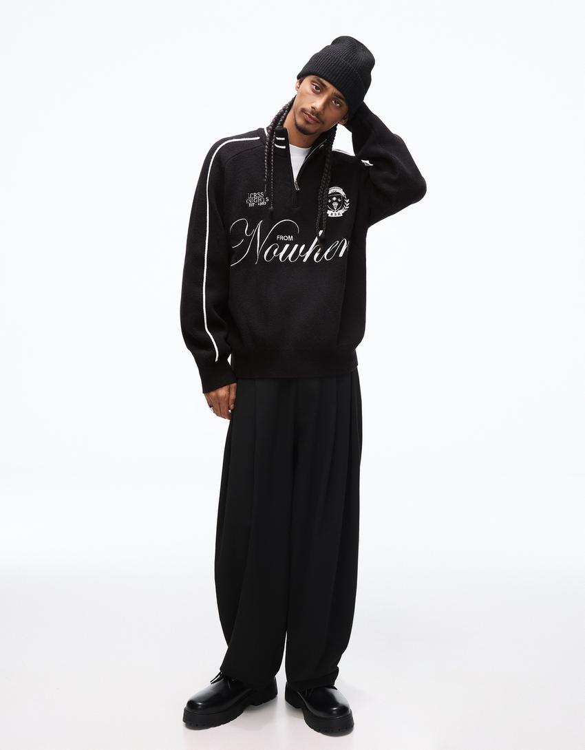 Maglione con cerniera e ricamo sul collo-Nero