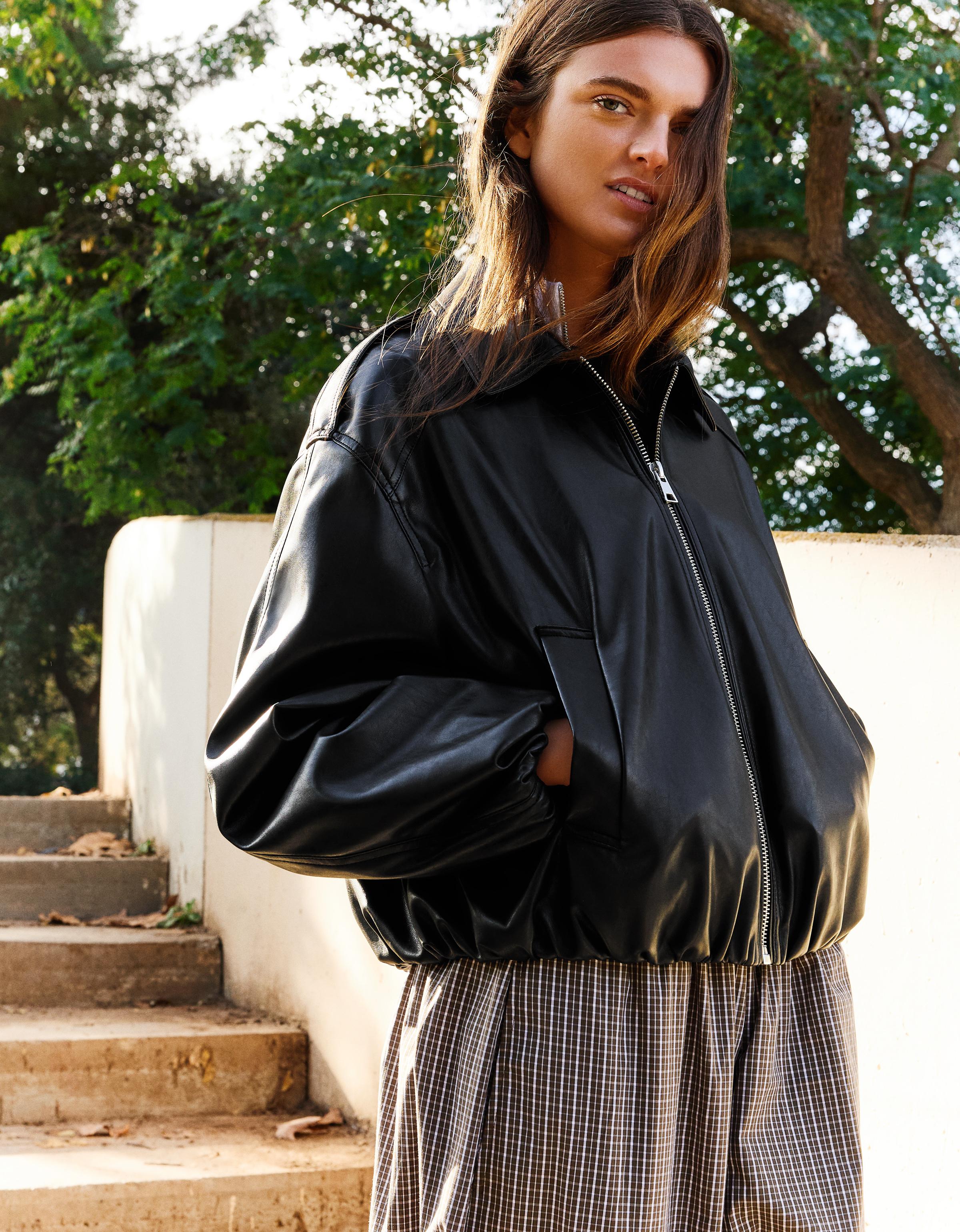 Bershka Kunstlederjacke In Ballonform Damen L Schwarz