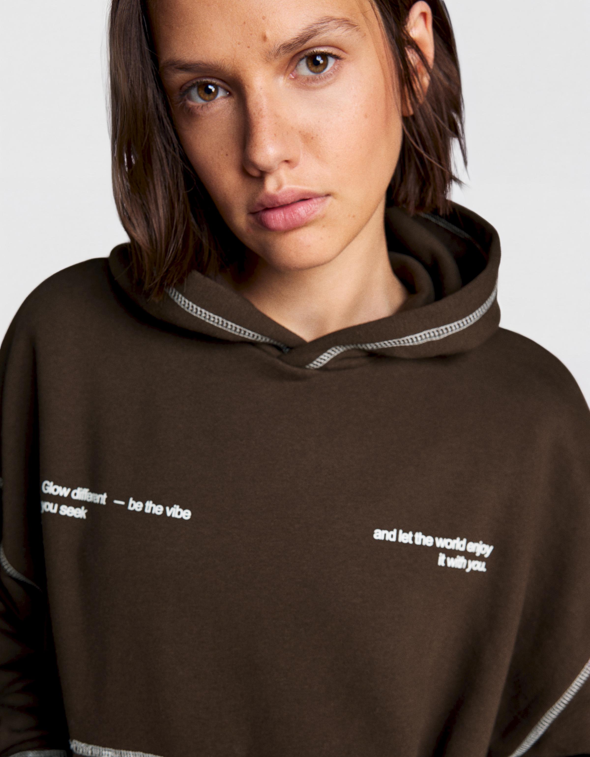 Hooded print sweatshirt — Brown