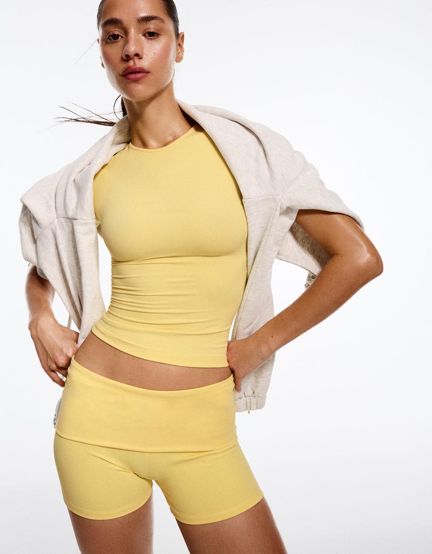 Technical shorts with turn-up waist-Banana