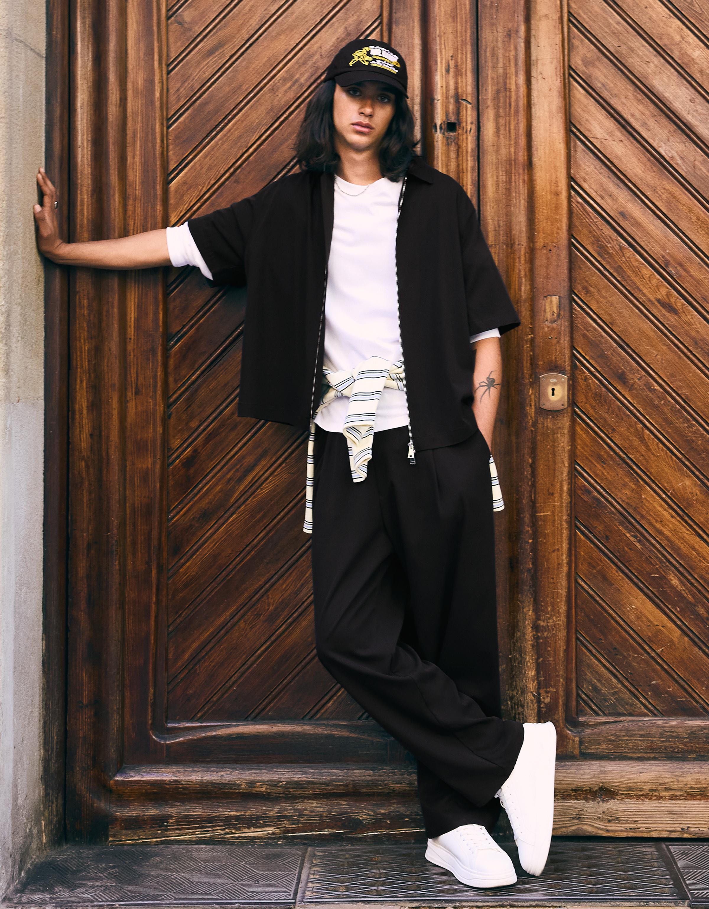 Bershka Pantalón Super Baggy Pinzas Fluido Hombre Negro