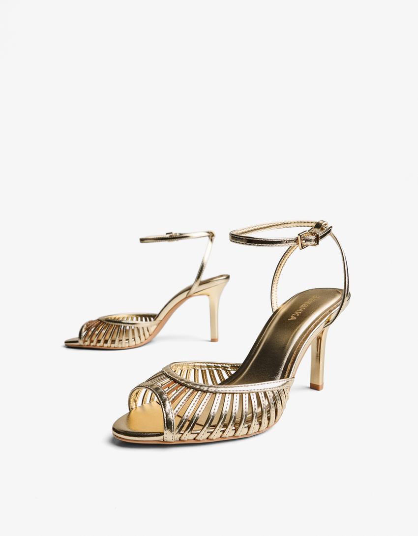 Scarpe con tacco e apertura-Oro