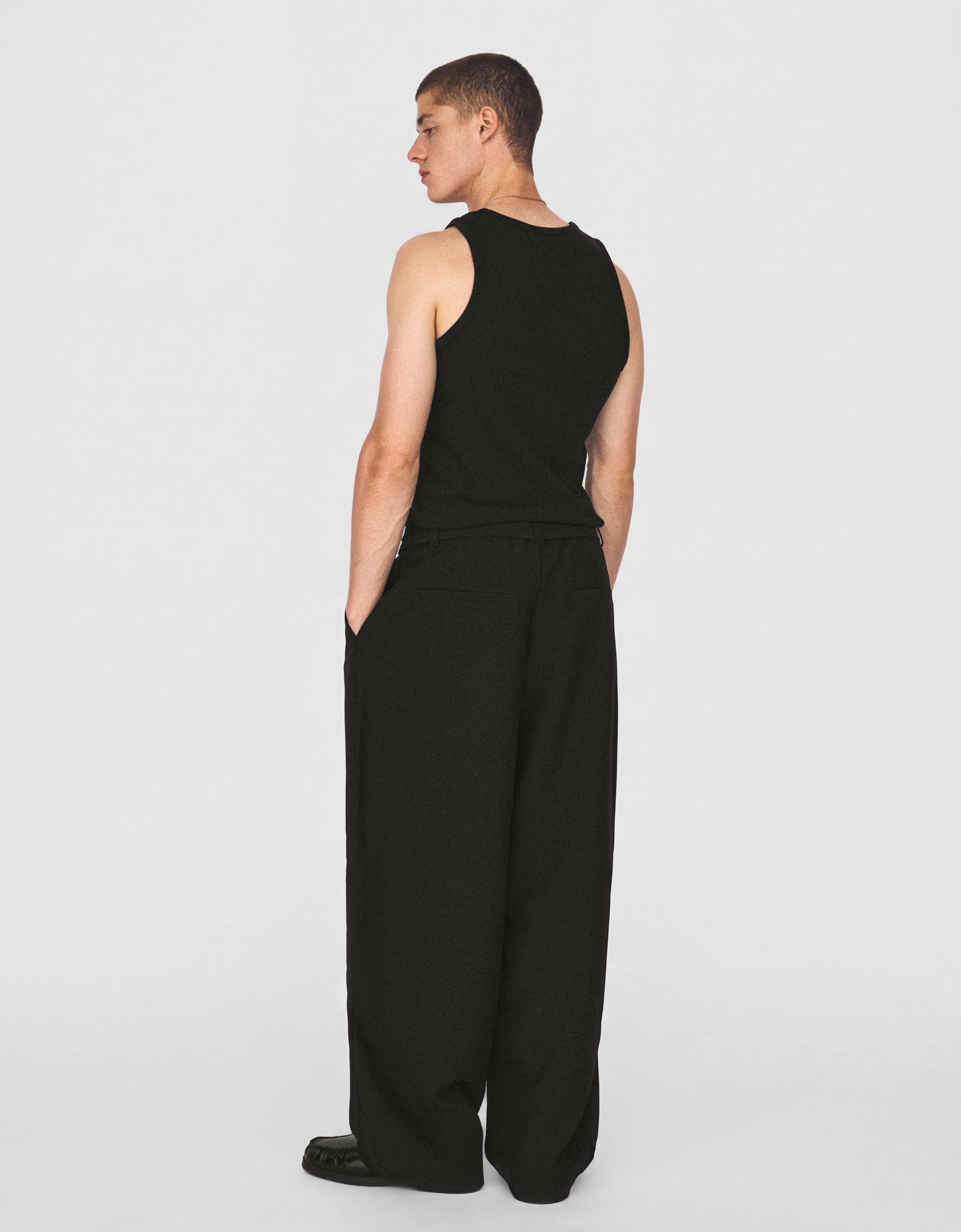 Barrel-leg trousers with darts and belt — Black