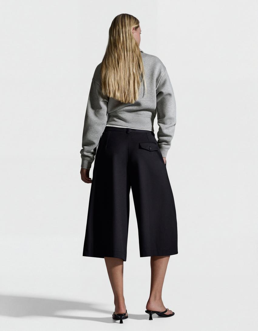 Striped culotte Bermuda shorts-Black