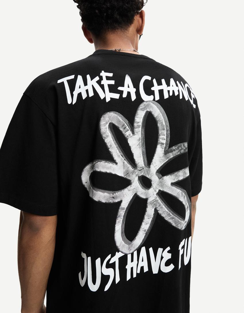 T-shirt manga curta estampada-Preto